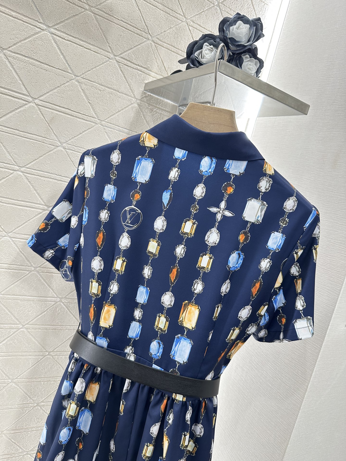  Louis Vuitto*♥2025新品上架
     印花腰带连衣裙
定制YB进口斜纹稠材质 质感光