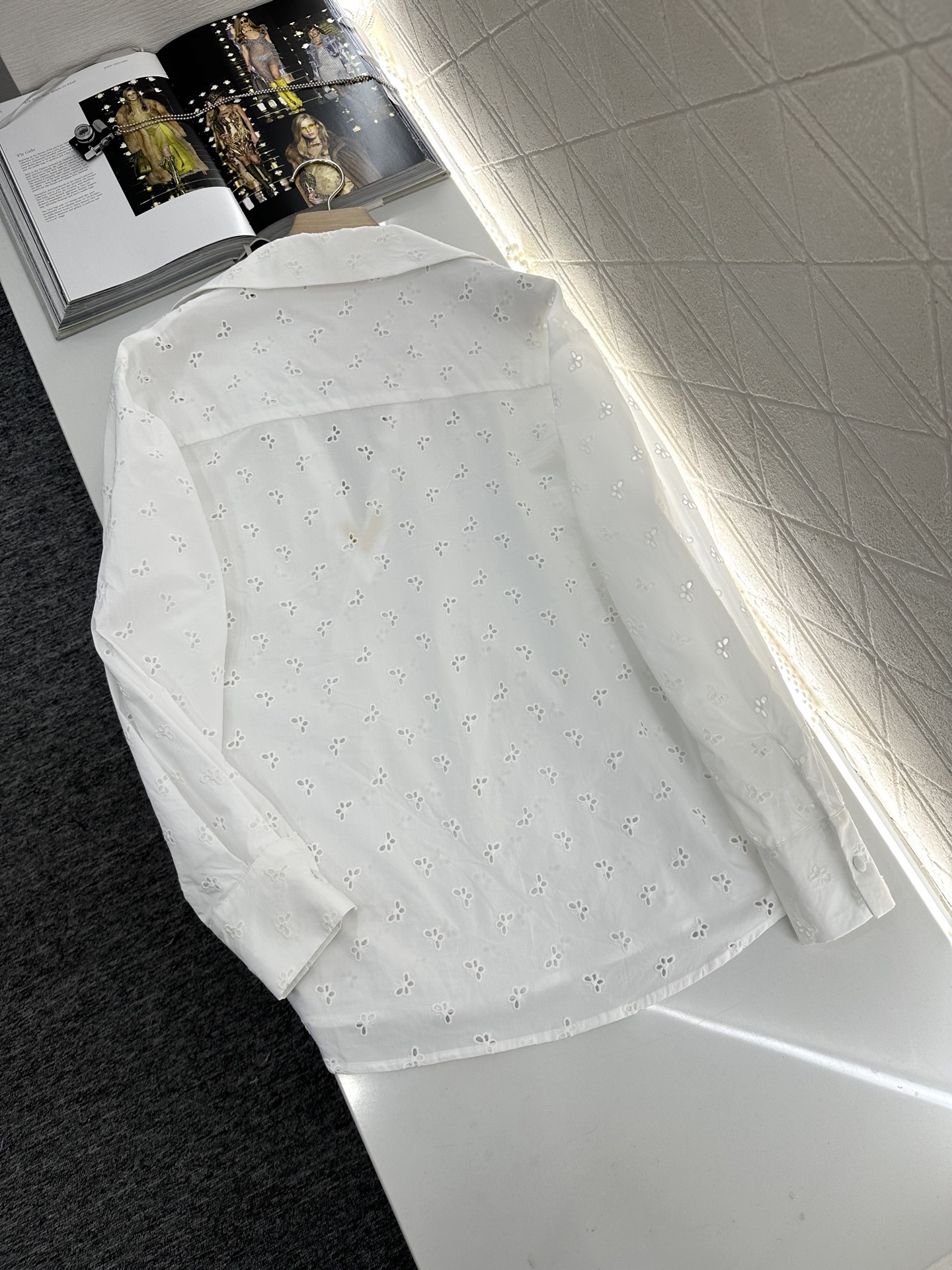 ♥Valentin*♥2025新品上架
    绣花廓形衬衣短裤套装
定制YB斜纹全棉材质 绣花工艺处理