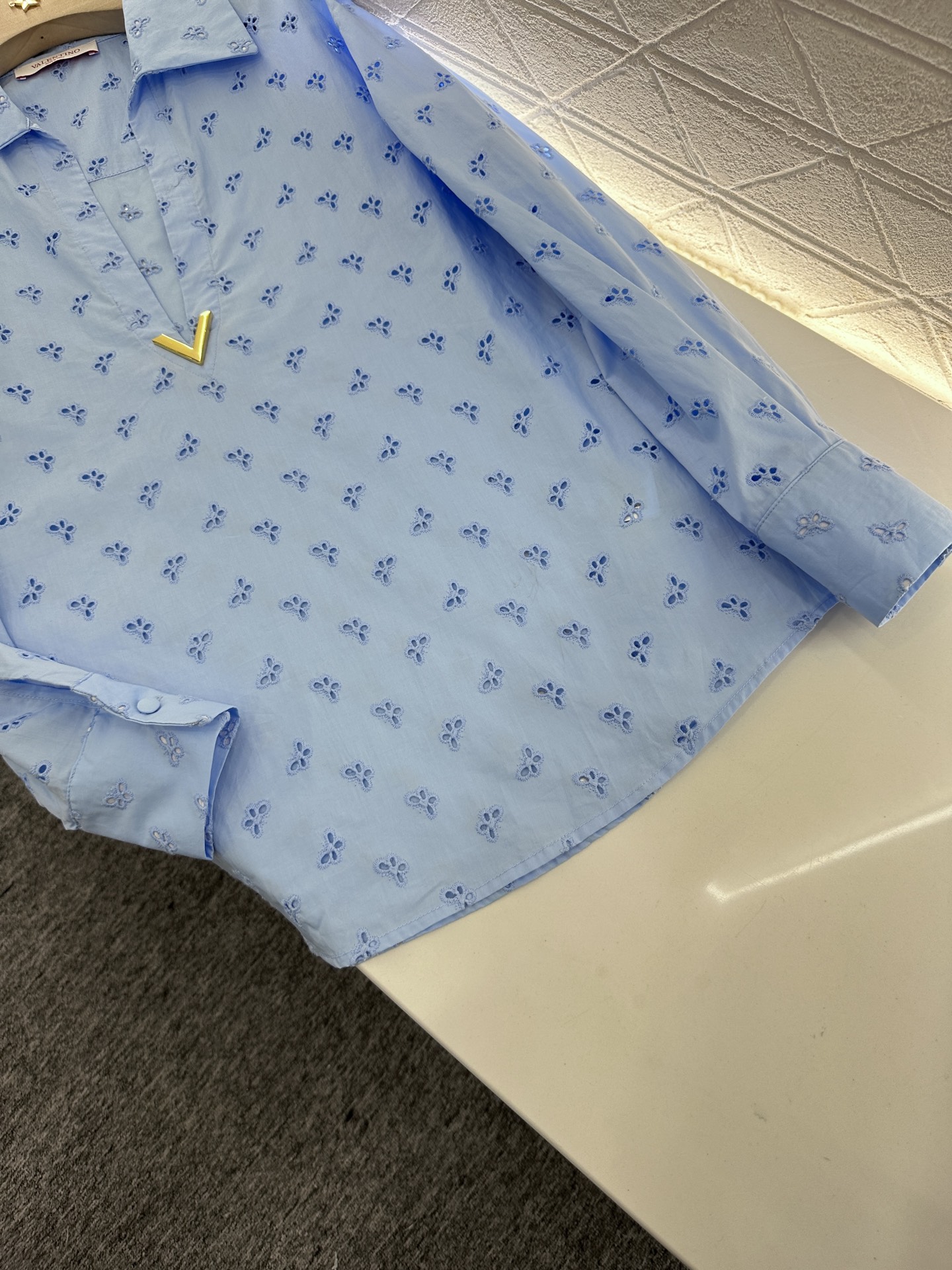 ♥Valentin*♥2025新品上架
    绣花廓形衬衣短裤套装
定制YB斜纹全棉材质 绣花工艺处理