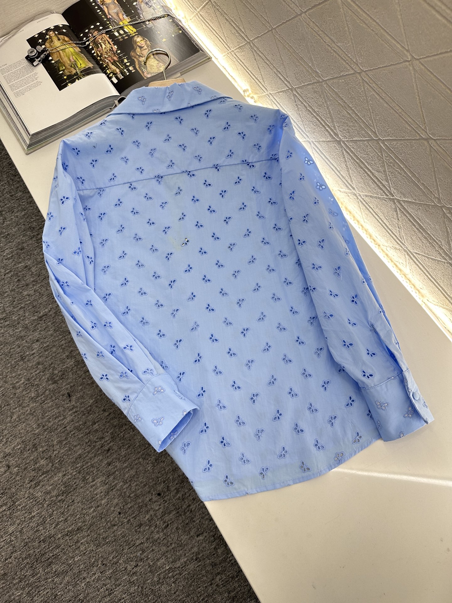 ♥Valentin*♥2025新品上架
    绣花廓形衬衣短裤套装
定制YB斜纹全棉材质 绣花工艺处理