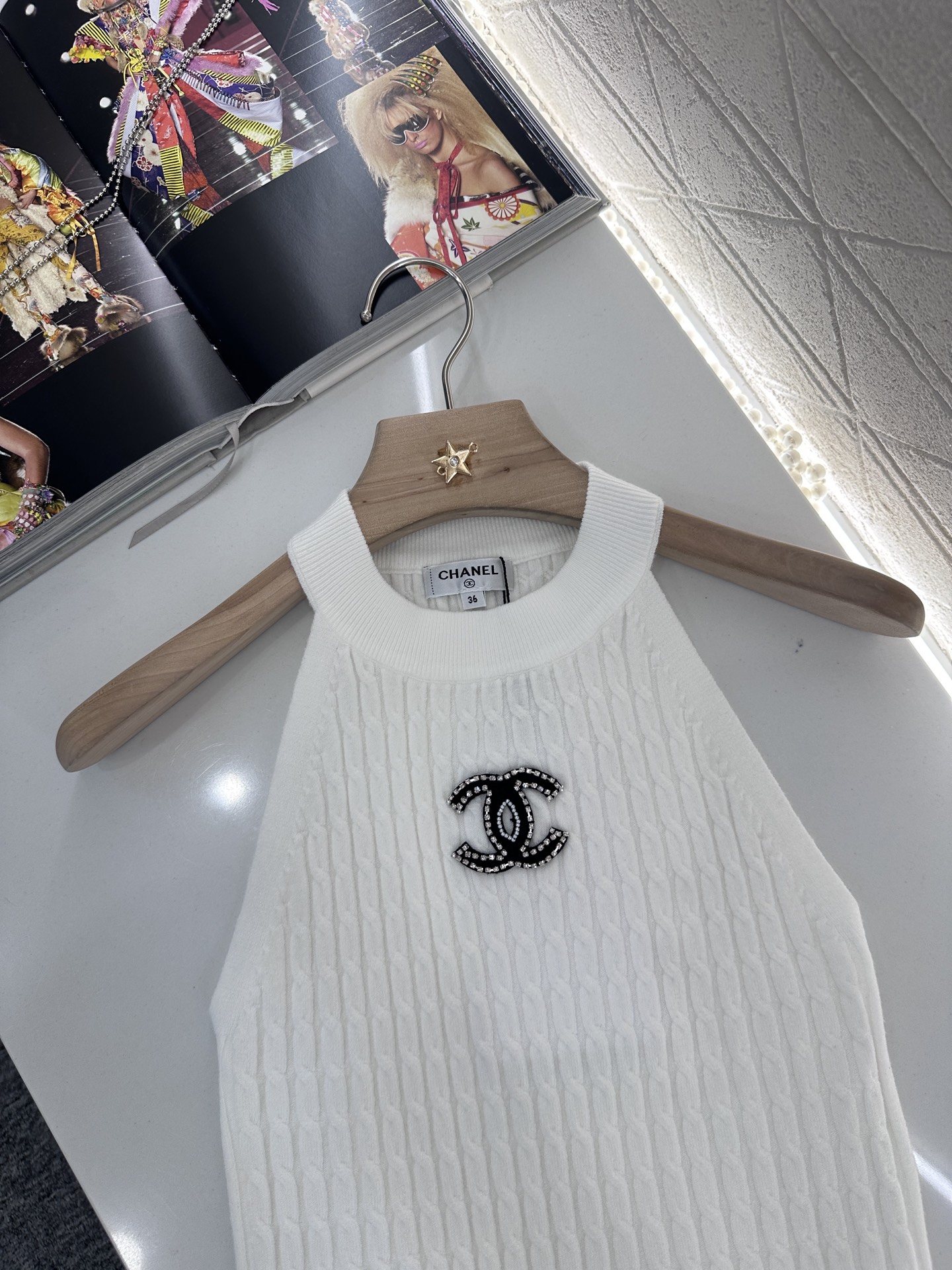 ♥Chane*♥2025新品上架
     修身针织背心
定制YB进口纱线织造 细腻柔软 弹力十足 精致