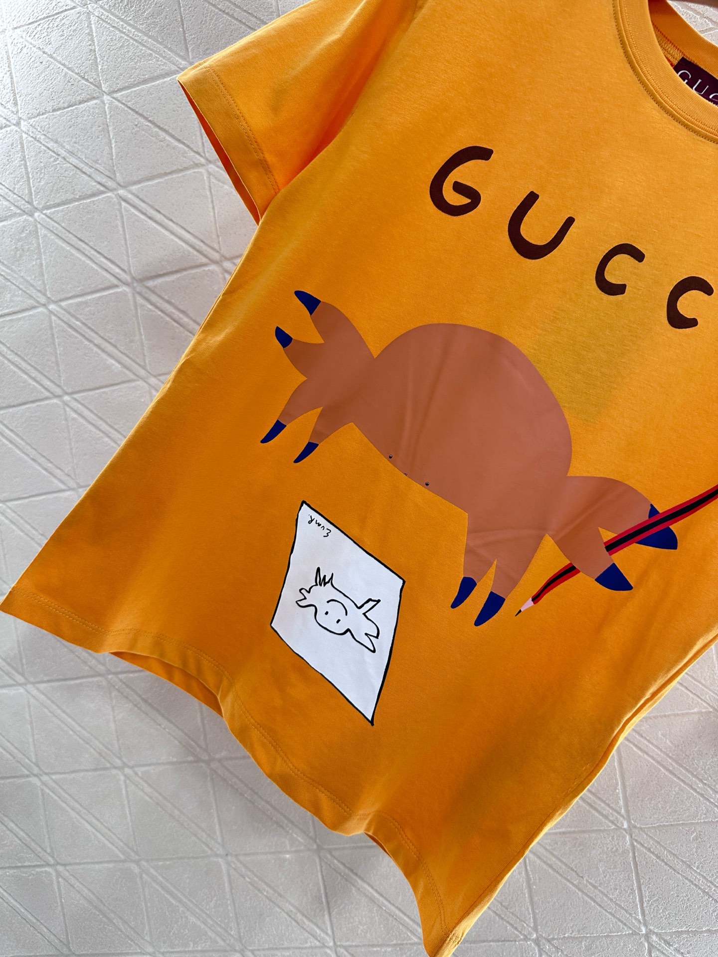 ♥Gucc*♥2025新品上架
      童趣印花圆领𝑇𝑒𝑒
定制YB原生全棉材质 透气舒适 质感十足