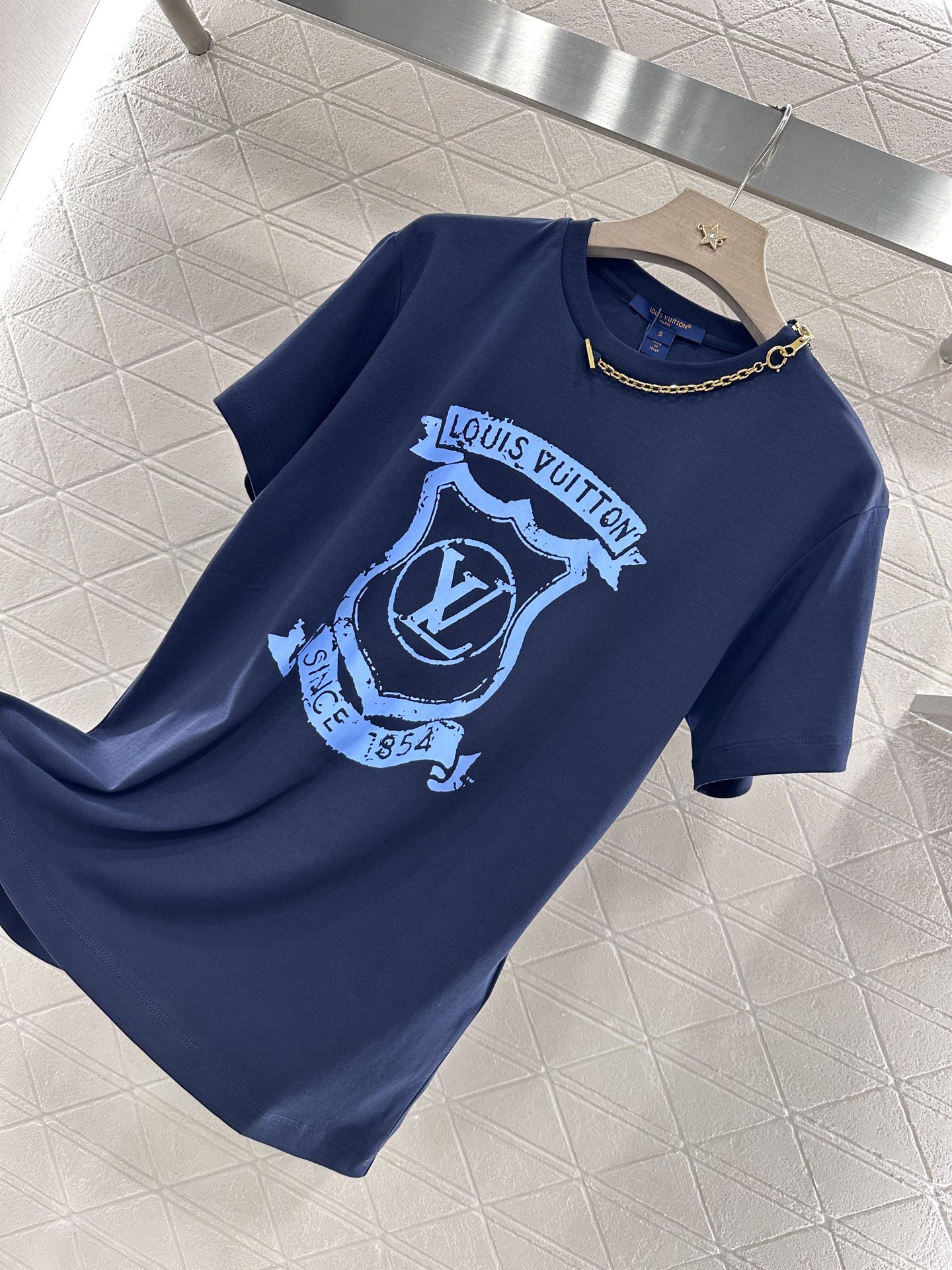 ♥Louis Vuitto*♥2025新品上架
       印花链条𝑇𝑒𝑒
定制YB进口棉府绸材质 透