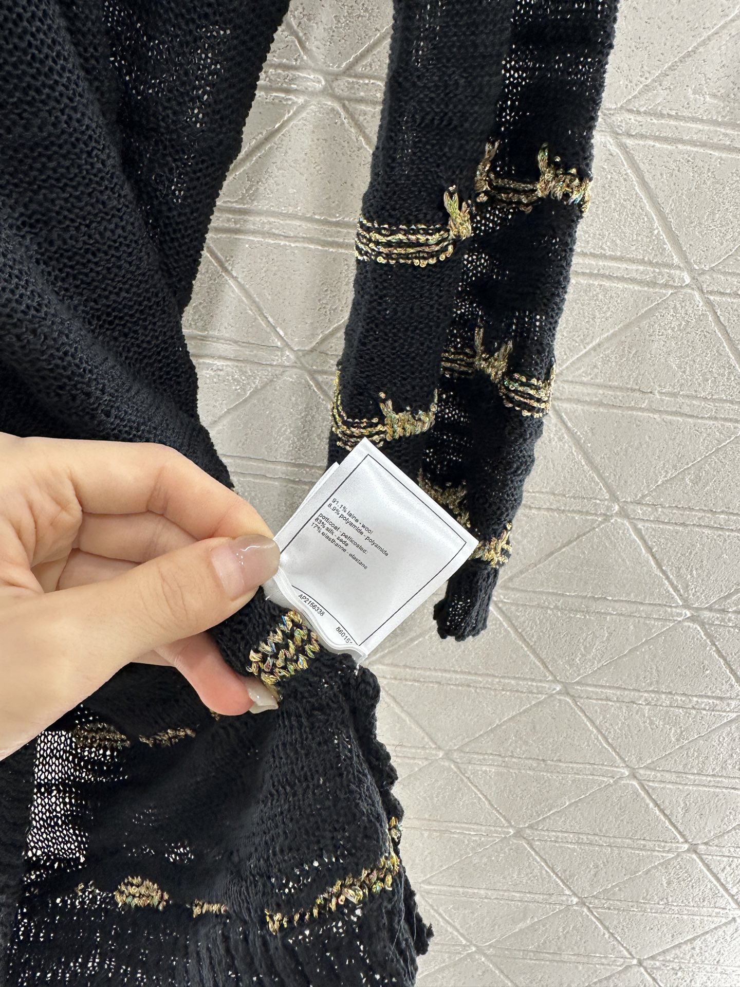 ♥Chane*♥2025新品上架
  金线刺绣针织长袖连衣裙
定制YB羊毛纱线织造 柔软亲肤 舒适有型 