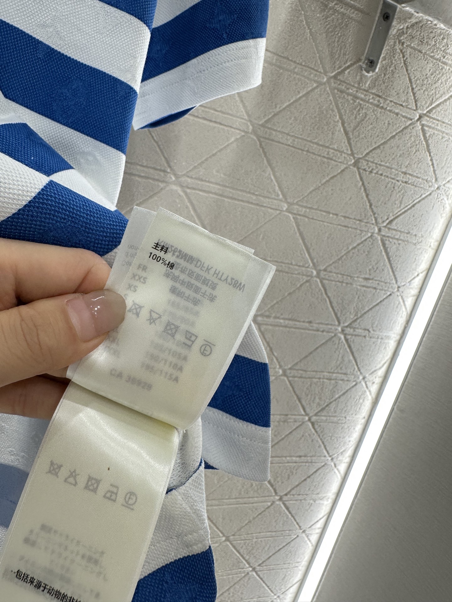 ♥Louis Vuitto*♥2025新品上架
     翻领条纹廓形短袖𝑝𝑜𝑙𝑜
定制YB朱地全棉材质
