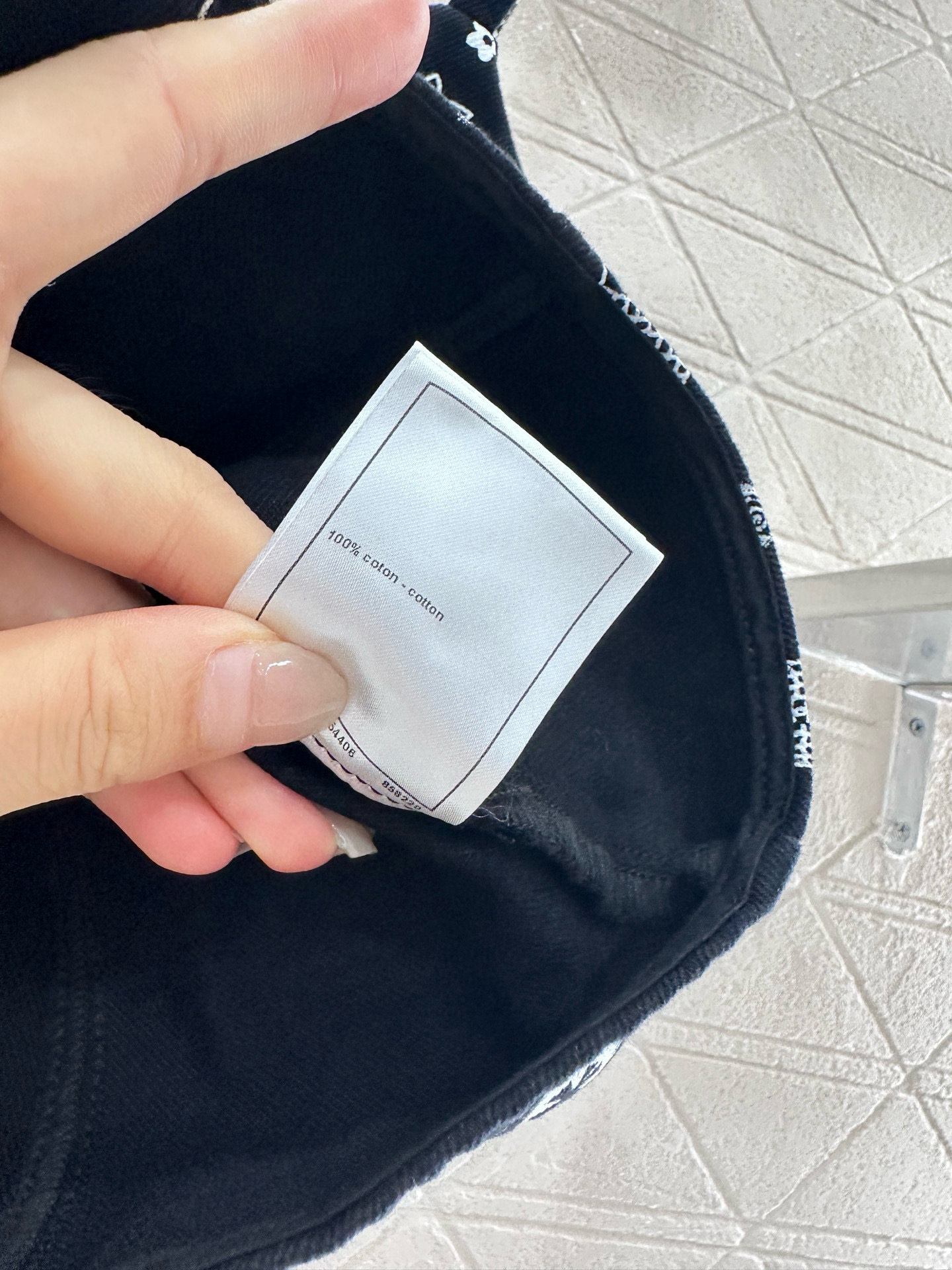 ♥Chane*♥2025新品上架
  印花牛仔吊带背心短裙套装
定制YB斜纹棉牛仔材质 面料柔软舒适 透