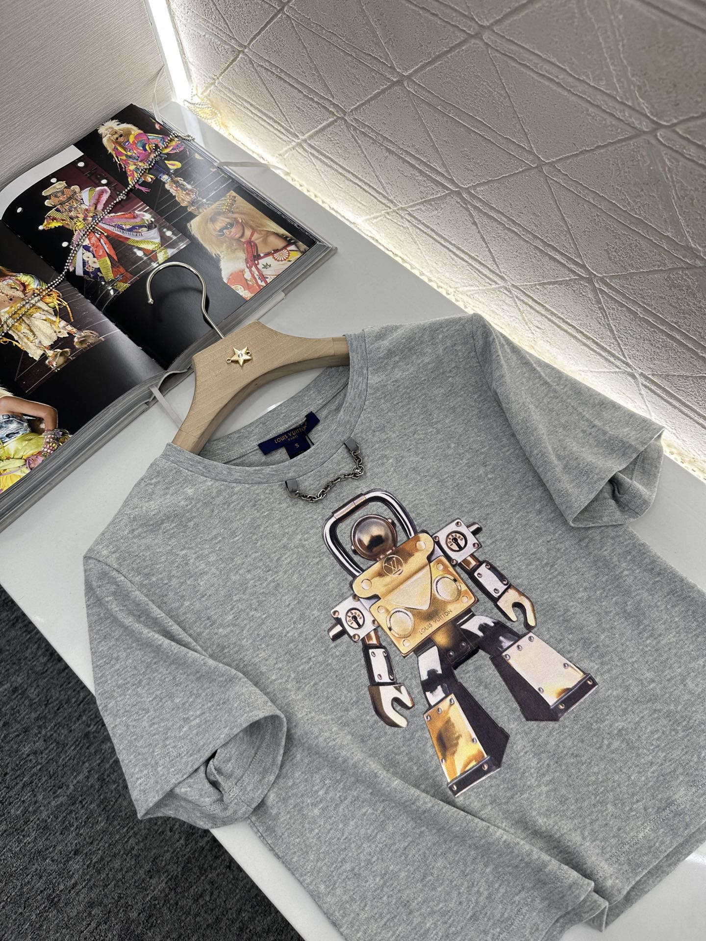 ♥Louis Vuitto*♥2025新品上架
     短款印花链条𝑇𝑒𝑒
定制YB进口棉府绸材质 透