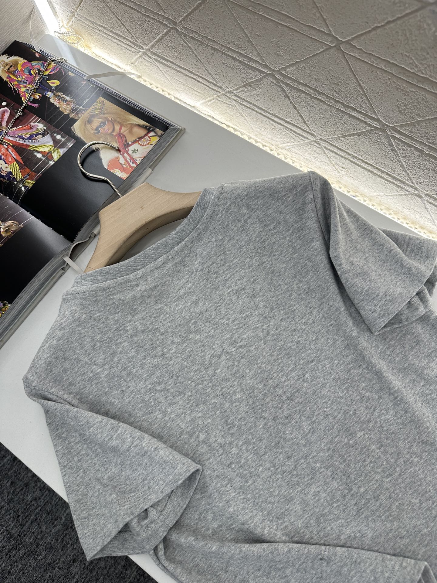 ♥Louis Vuitto*♥2025新品上架
     短款印花链条𝑇𝑒𝑒
定制YB进口棉府绸材质 透