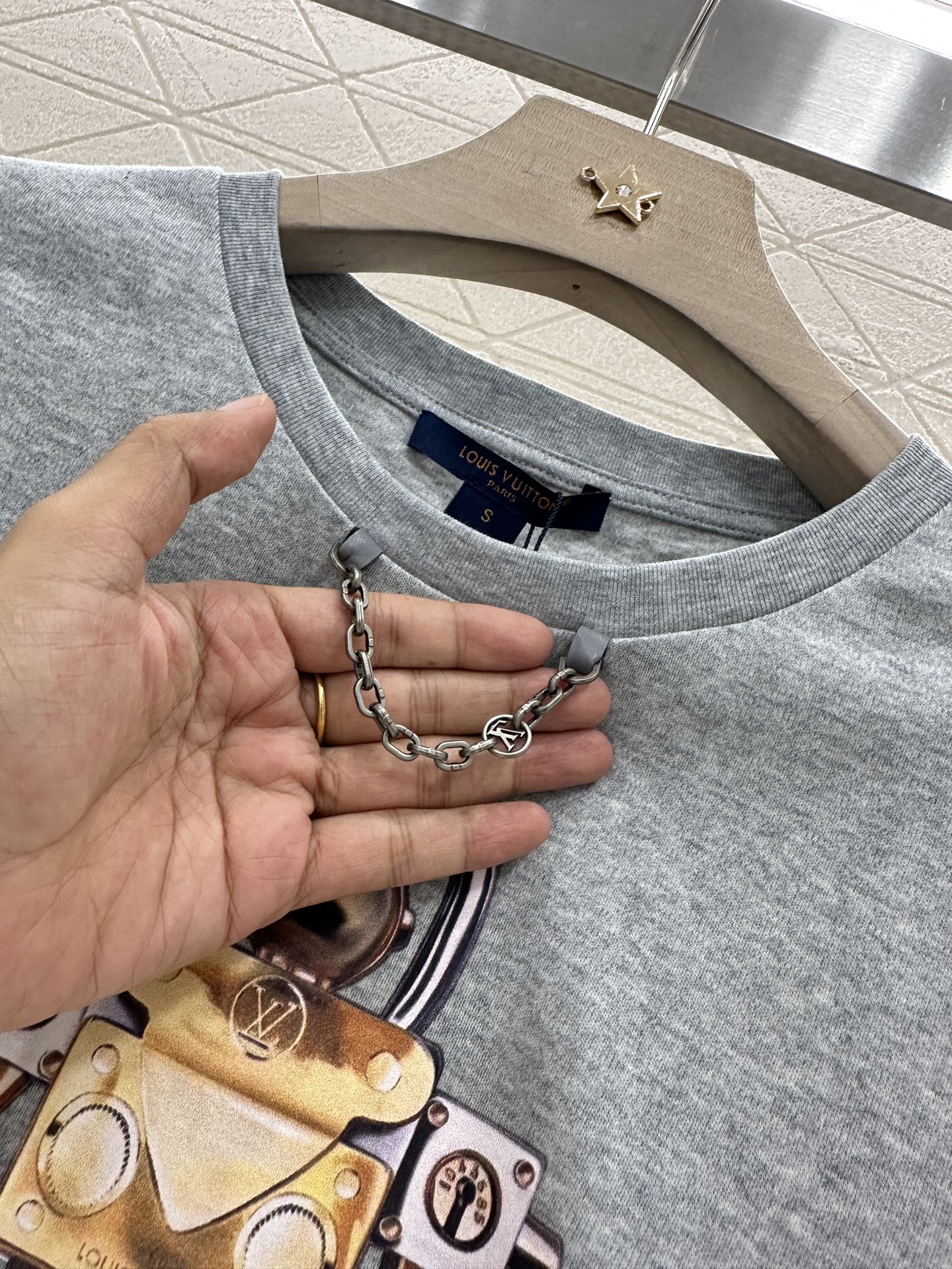 ♥Louis Vuitto*♥2025新品上架
     短款印花链条𝑇𝑒𝑒
定制YB进口棉府绸材质 透
