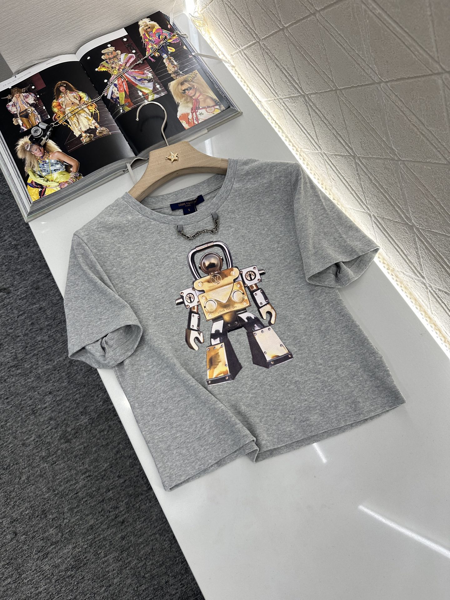♥Louis Vuitto*♥2025新品上架
     短款印花链条𝑇𝑒𝑒
定制YB进口棉府绸材质 透