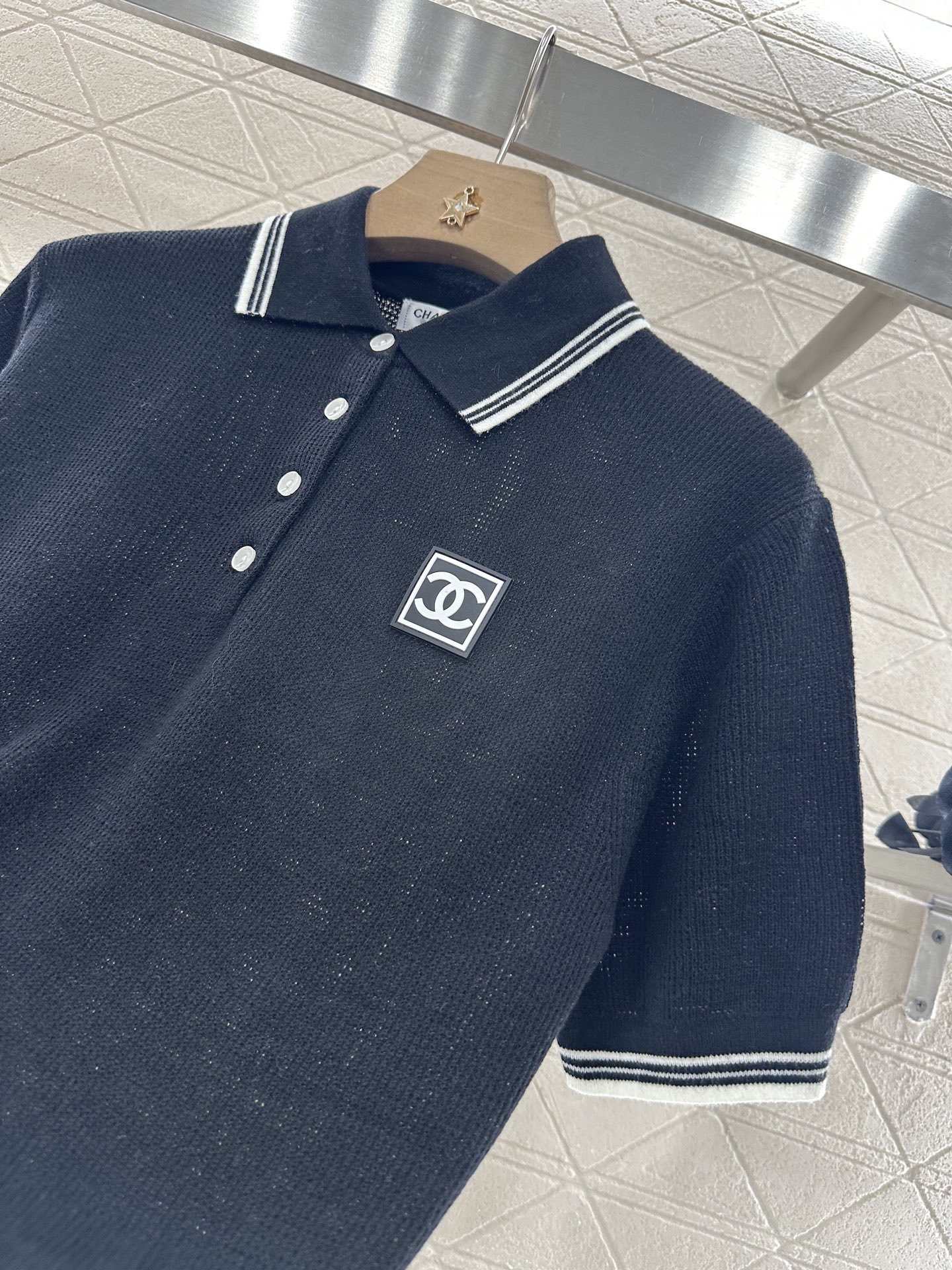 ♥Chane*♥2025新品上架
     章仔字母针织𝑝𝑜𝑙𝑜
定制YB羊毛纱线织造 细腻柔软 弹力十