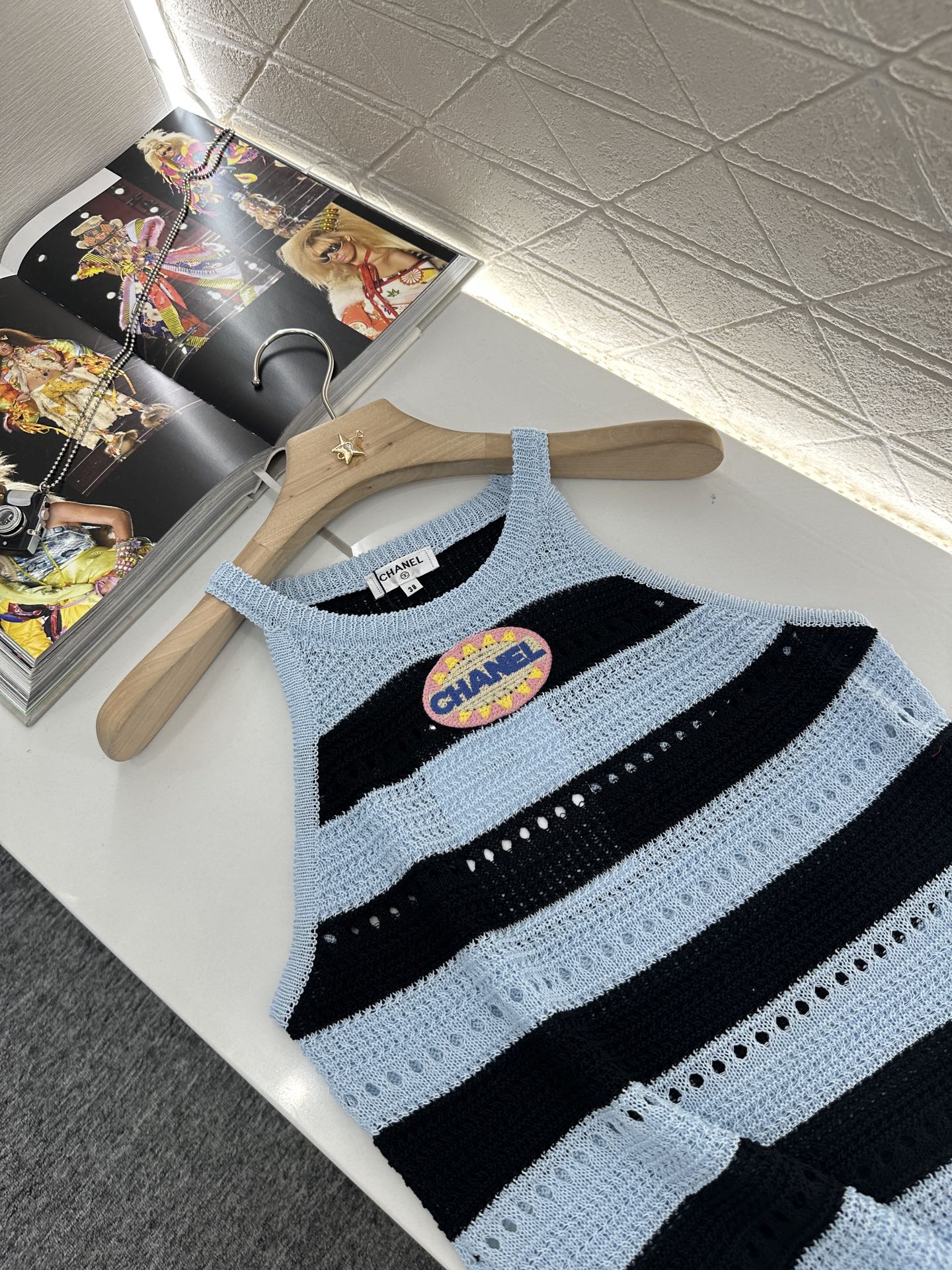 ♥Chane*♥2025新品上架
       挂脖针织背心
定制YB羊毛纱线织造 柔软亲肤 舒适有型 
