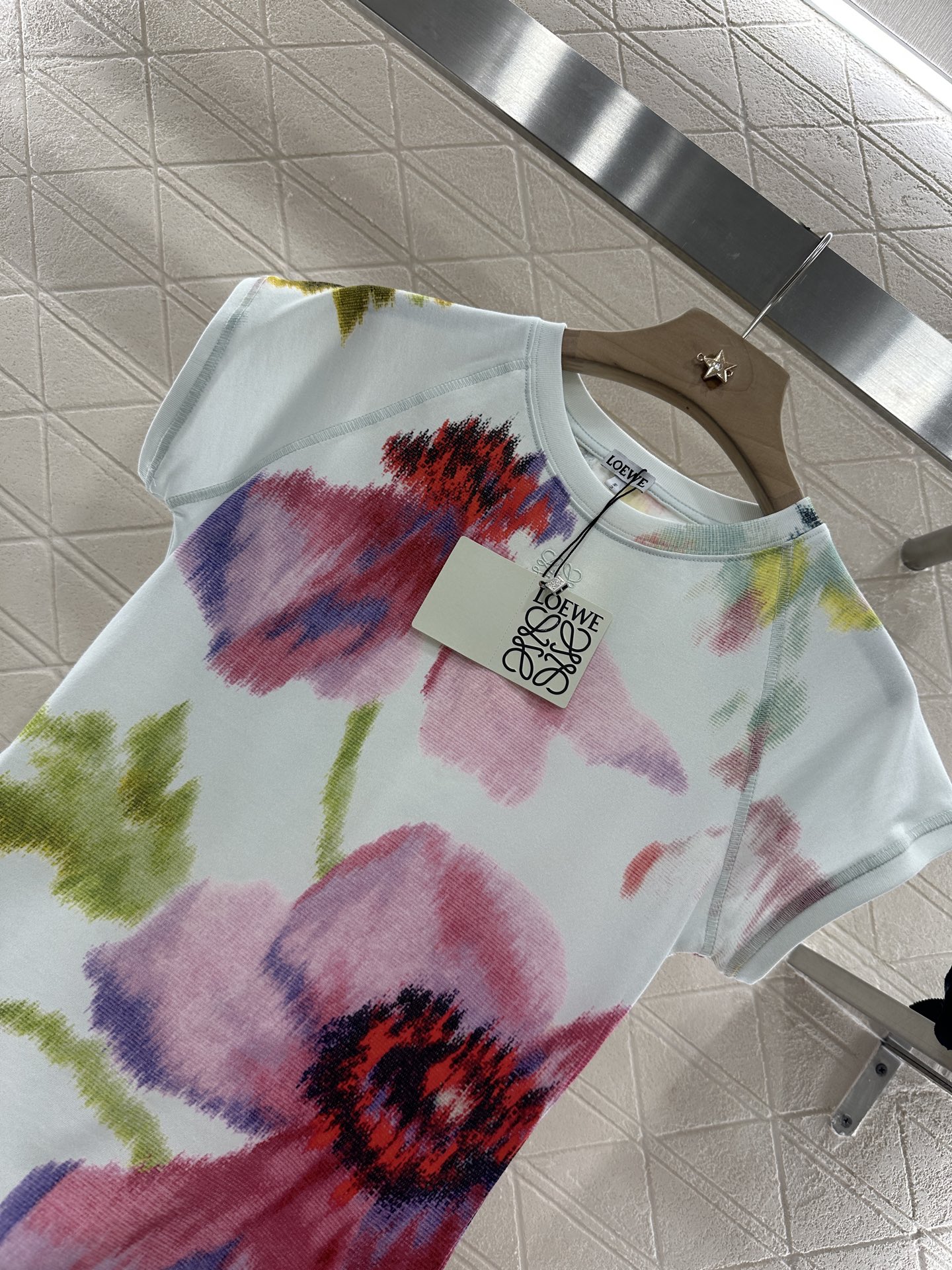 ♥Loew*♥2025新品上架
     定位晕染花朵𝑇𝑒𝑒
定制YB精梳棉全棉材质  透气舒适 质感十