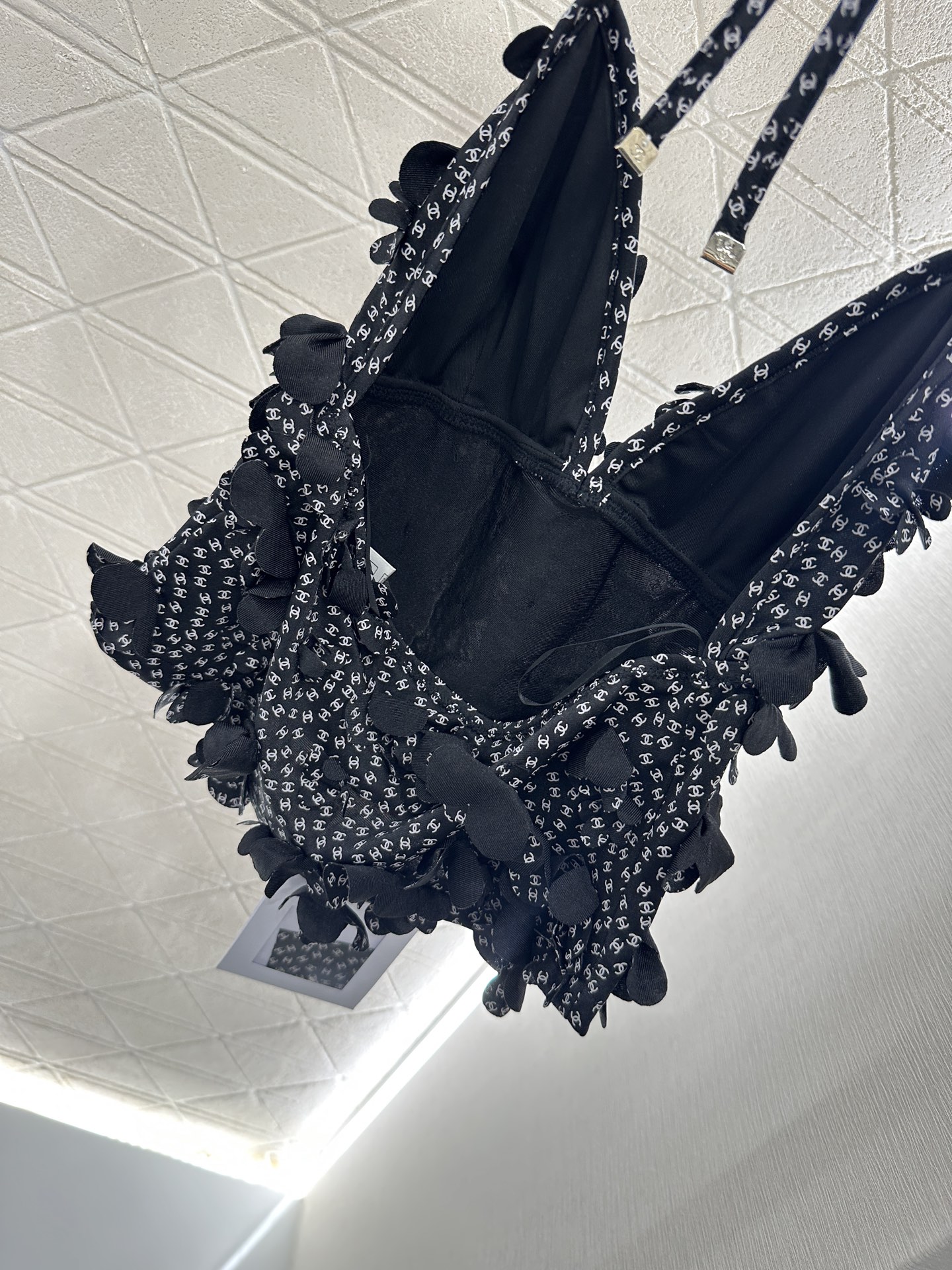 ♥Chane*♥2025新品上架
    挂脖吊带背心短裙套装
定制YB进口材质 质感光泽 高级舒适 挂