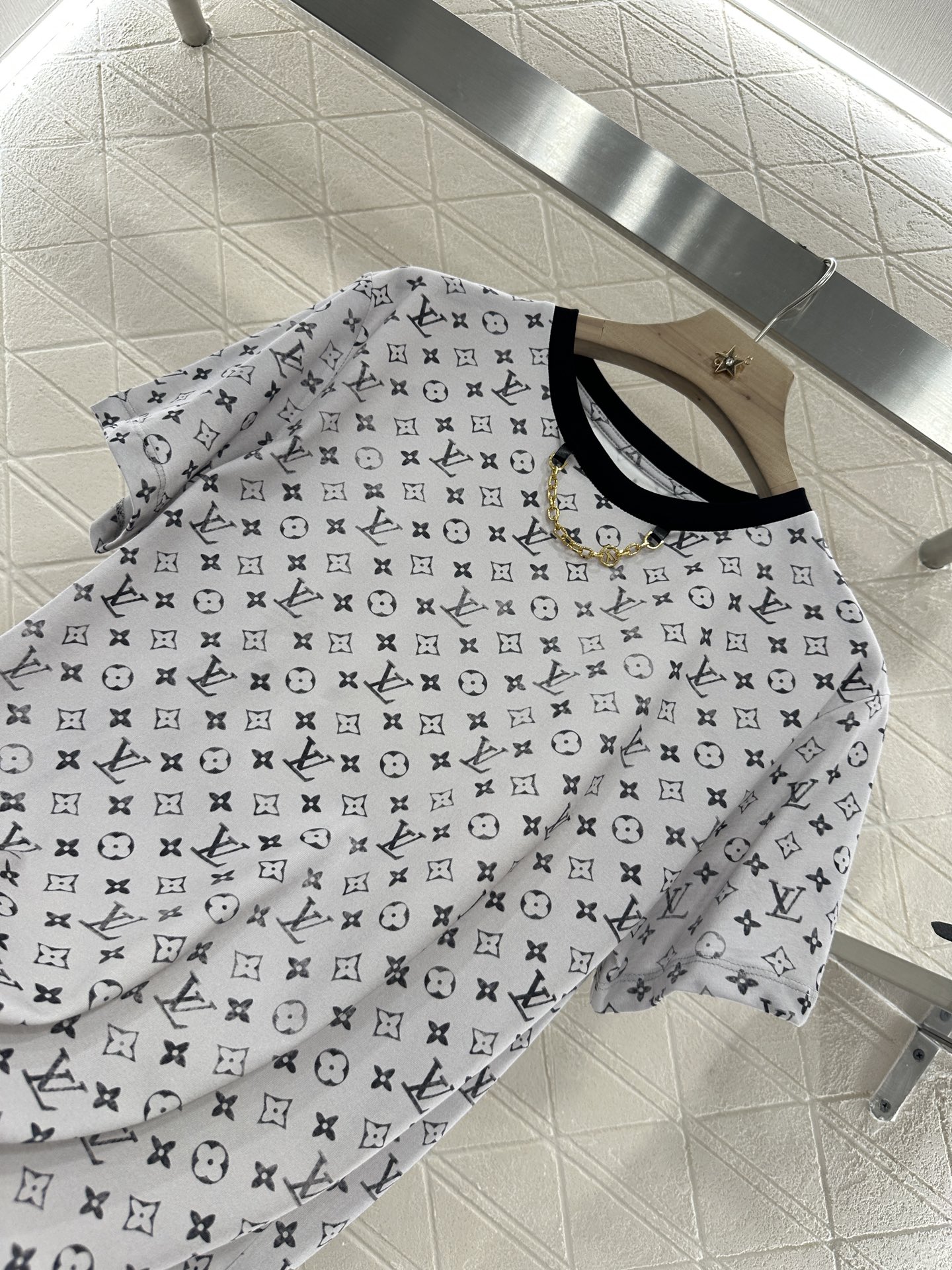 ♥Louis Vuitto*♥2025新品上架
      印花链条𝑇𝑒𝑒
定制YB丝光全棉织造 质感高
