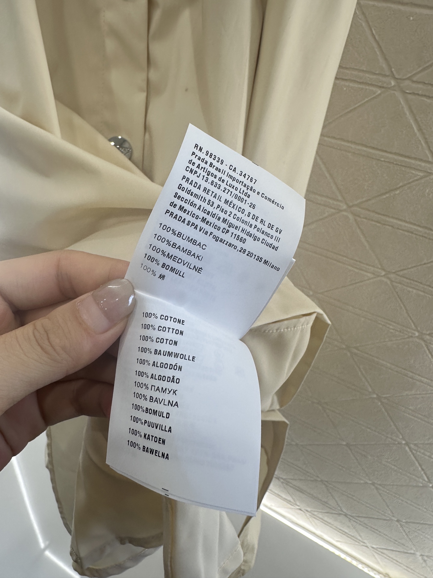 ♥Prad*♥2025新品上架
    收腰吊带连衣裙
定制YB斜纹全棉材质 质感光泽 垂顺有型 平口吊