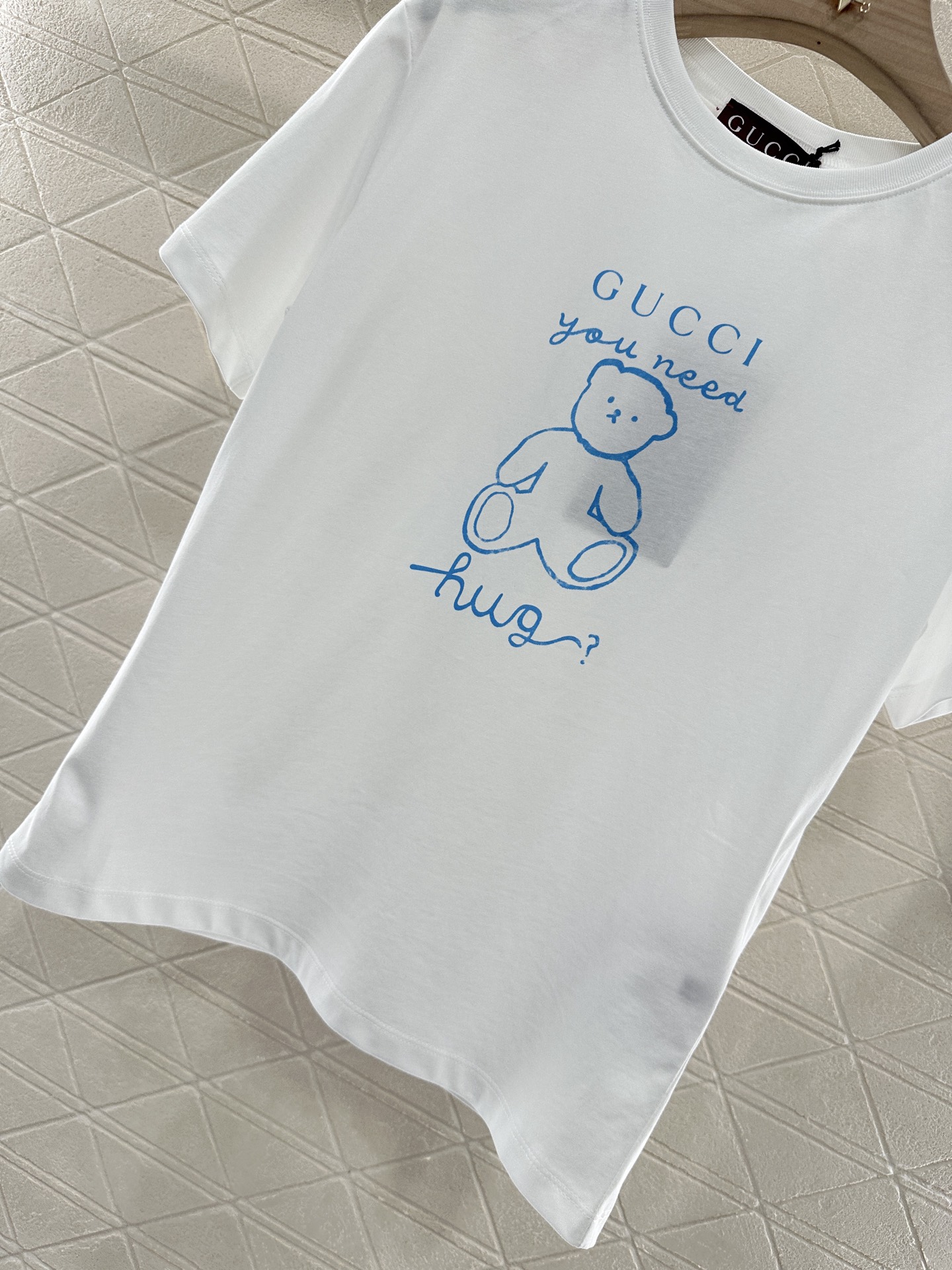 ♥Gucc*♥2025新品上架
      童趣印花圆领𝑇𝑒𝑒
定制YB原生全棉材质 透气舒适 质感十足