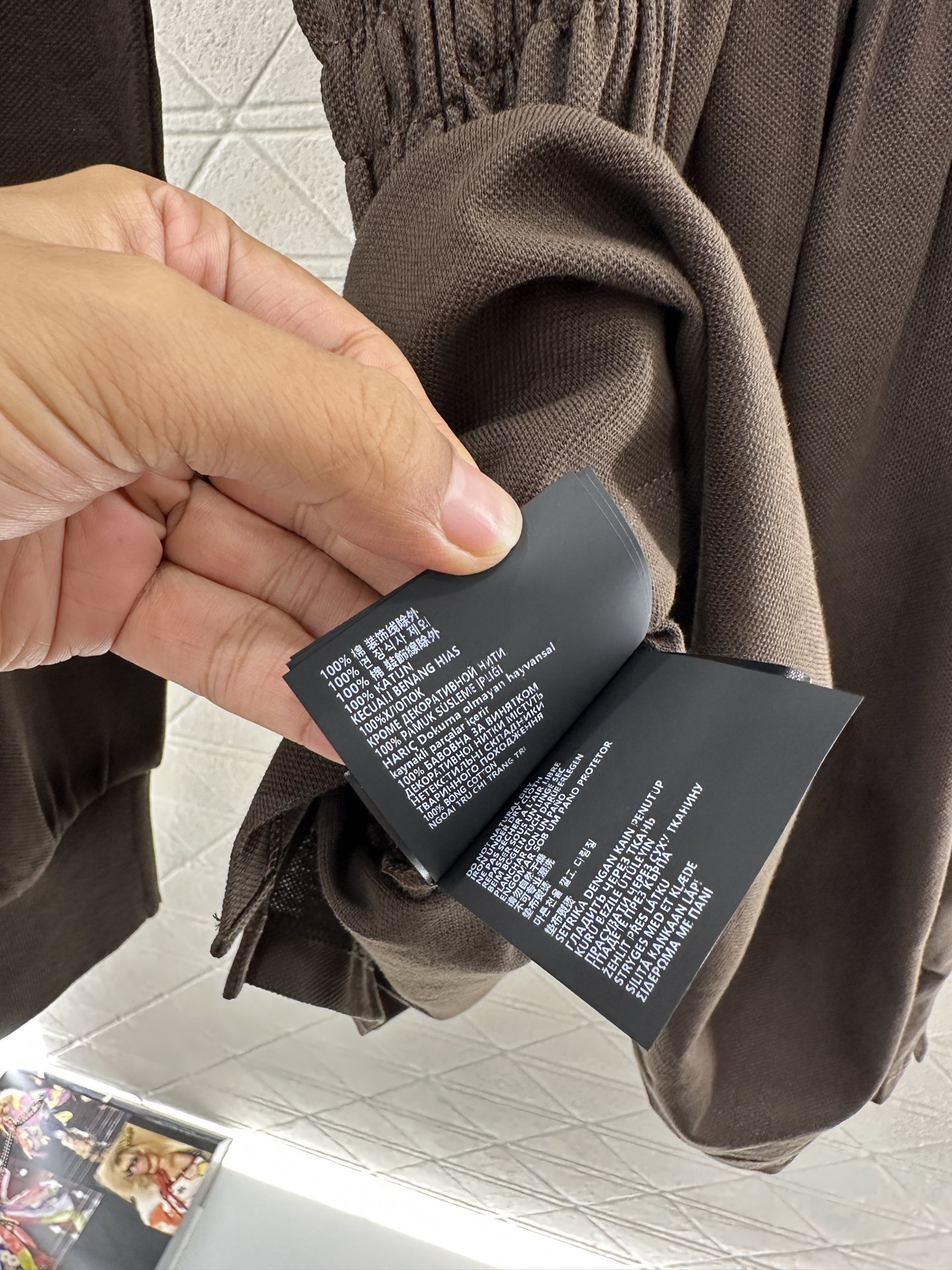 ♥Miumi*♥2025新品上架
   翻领朱地收腰连衣裙
定制YB进口朱地全棉材质 自带孔洞 穿搭舒适
