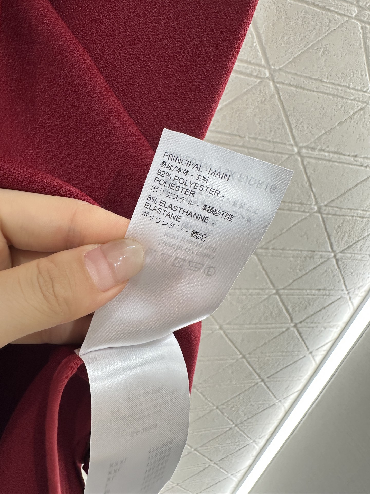 ♥Louis Vuitto*♥2025新品上架
     重工肩带背心裙
定制YB进口醋酸材质 质感高级