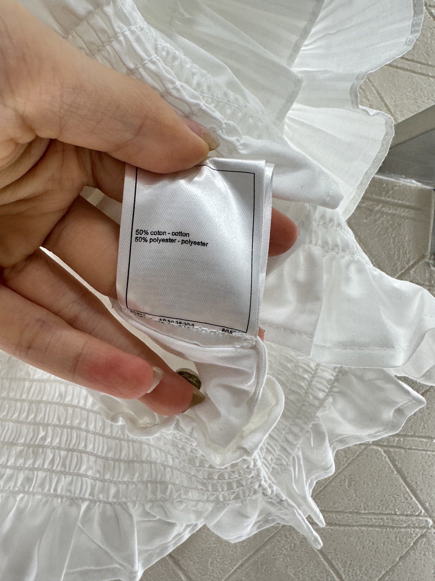 ♥Chane*♥2025新品上架
     立体压褶木耳边背心
定制YB丝棉材质 质感高级 穿搭舒适 平