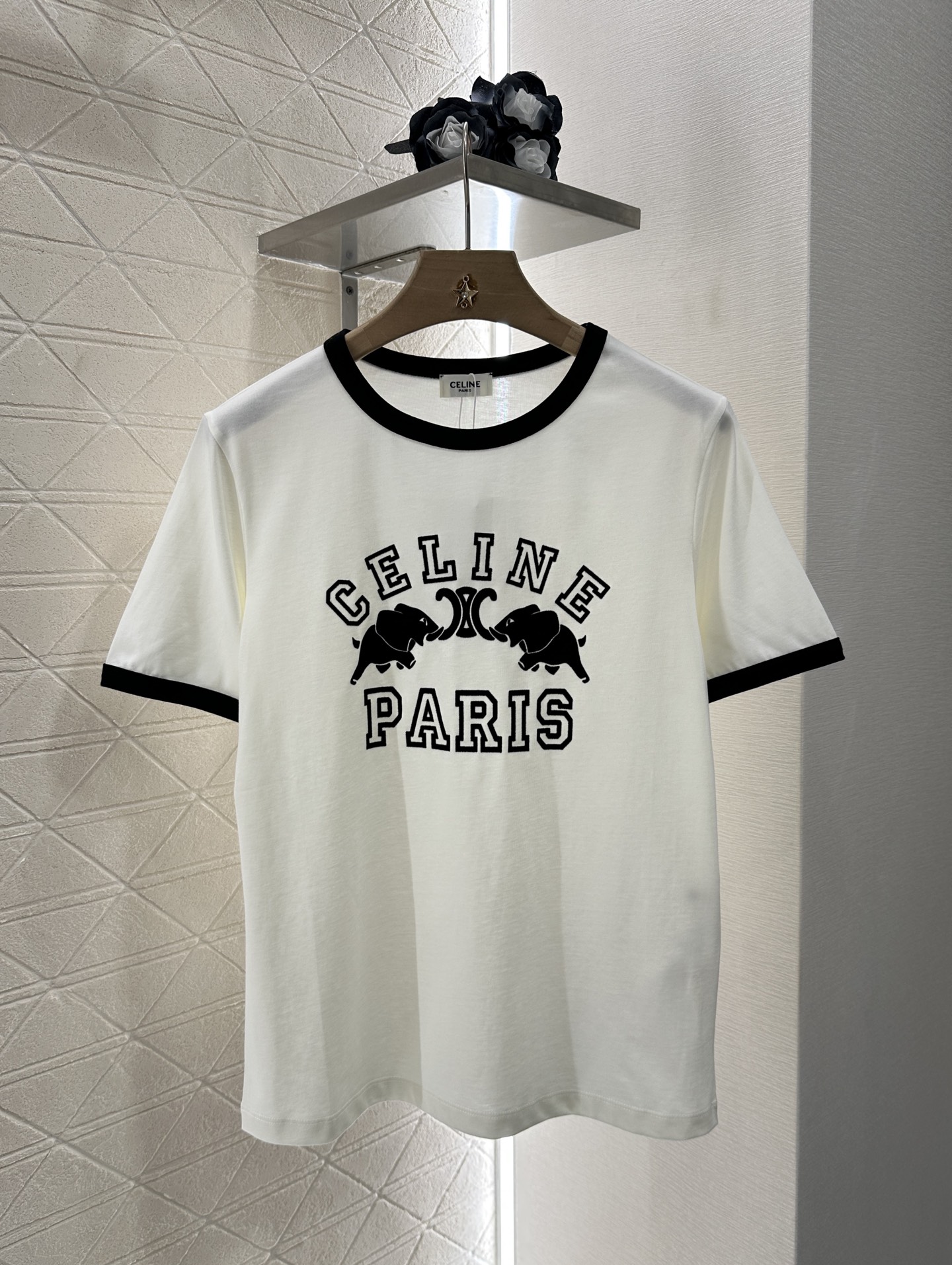 ♥Celin*♥2025新品上架
      植绒印花𝑇𝑒𝑒
定制YB斜纹全棉材质 透气舒适 质感十足 