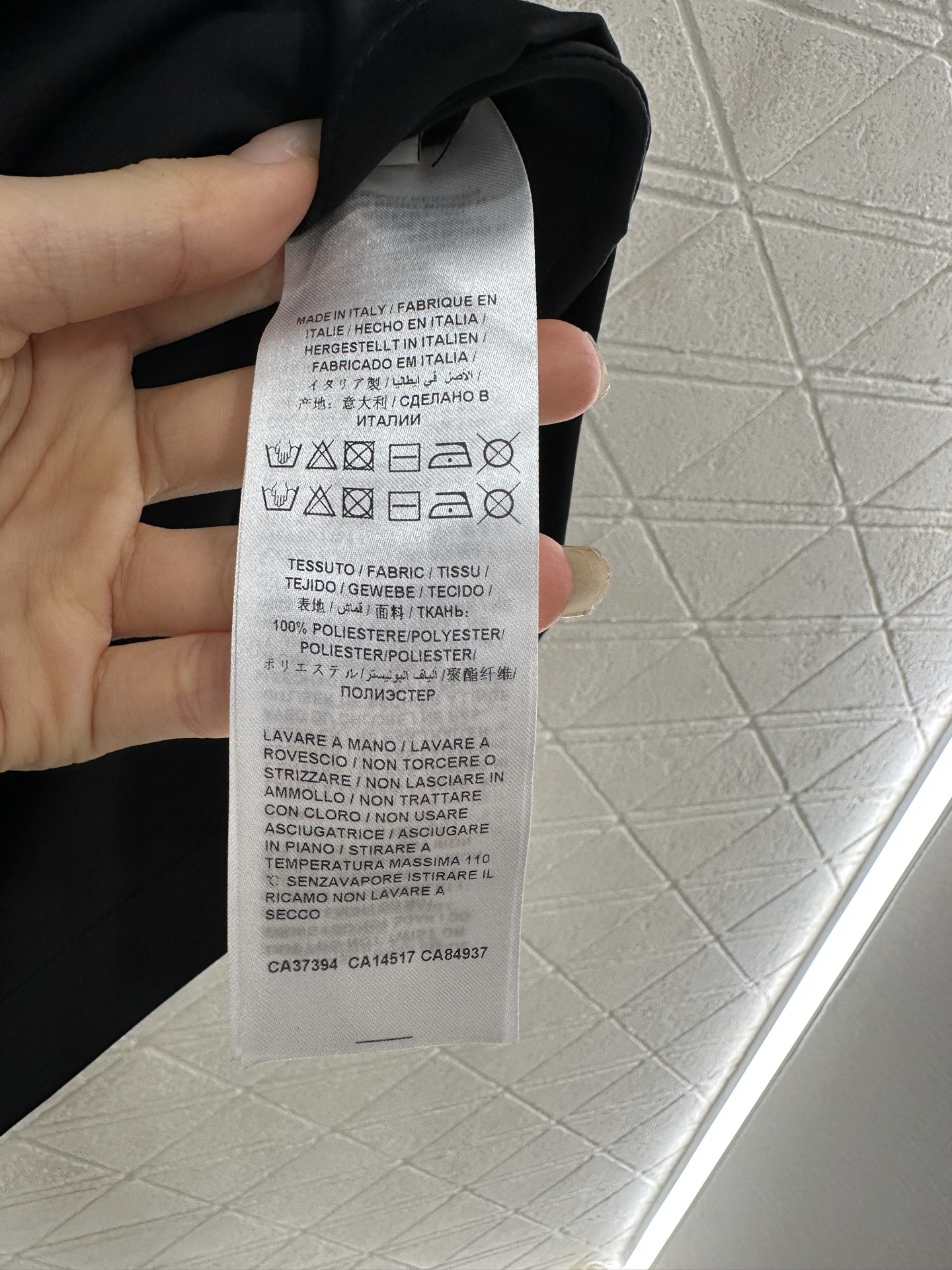 ♥Gucc*♥2025新品上架
    腰带长袖连体裤
定制YB进口斜纹稠材质 垂顺舒适 质感十足 翻领