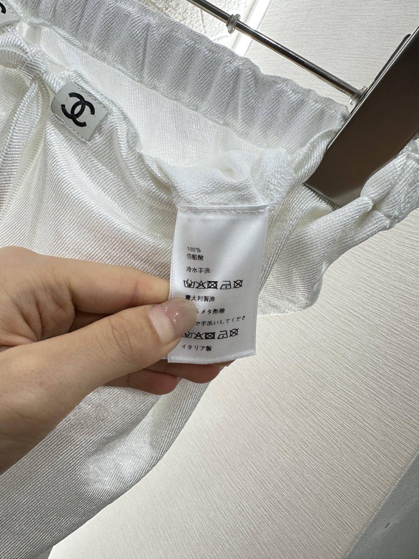 ♥Chane*♥2025新品上架
    素色百搭抽绳长裤
定制YB进口醋酸材质 质感光泽 垂顺舒适 宽