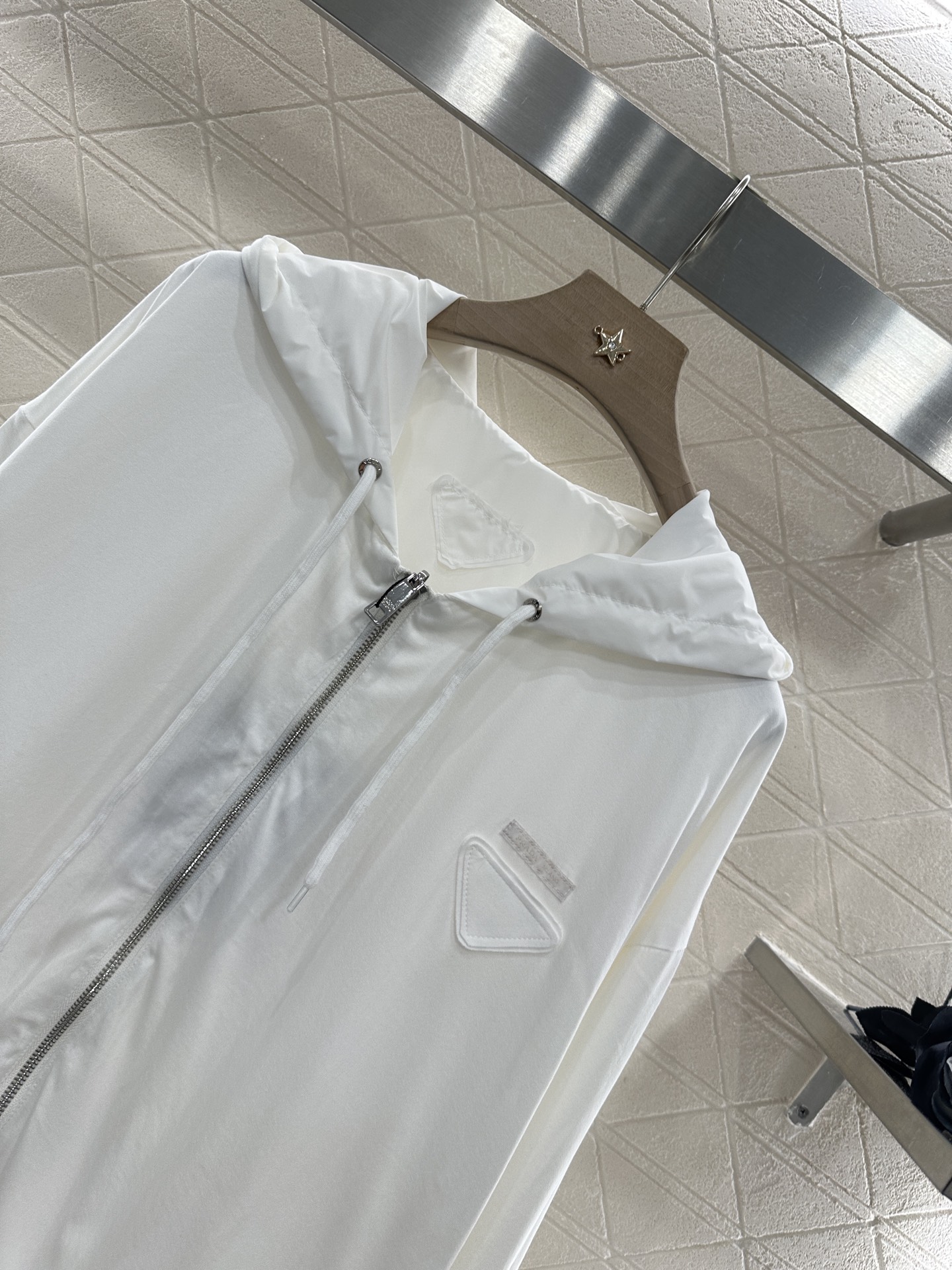 ♥Louis Vuitto*♥2025新品上架
     两面穿连帽外套
定制YB进口再生尼龙➕全棉材质