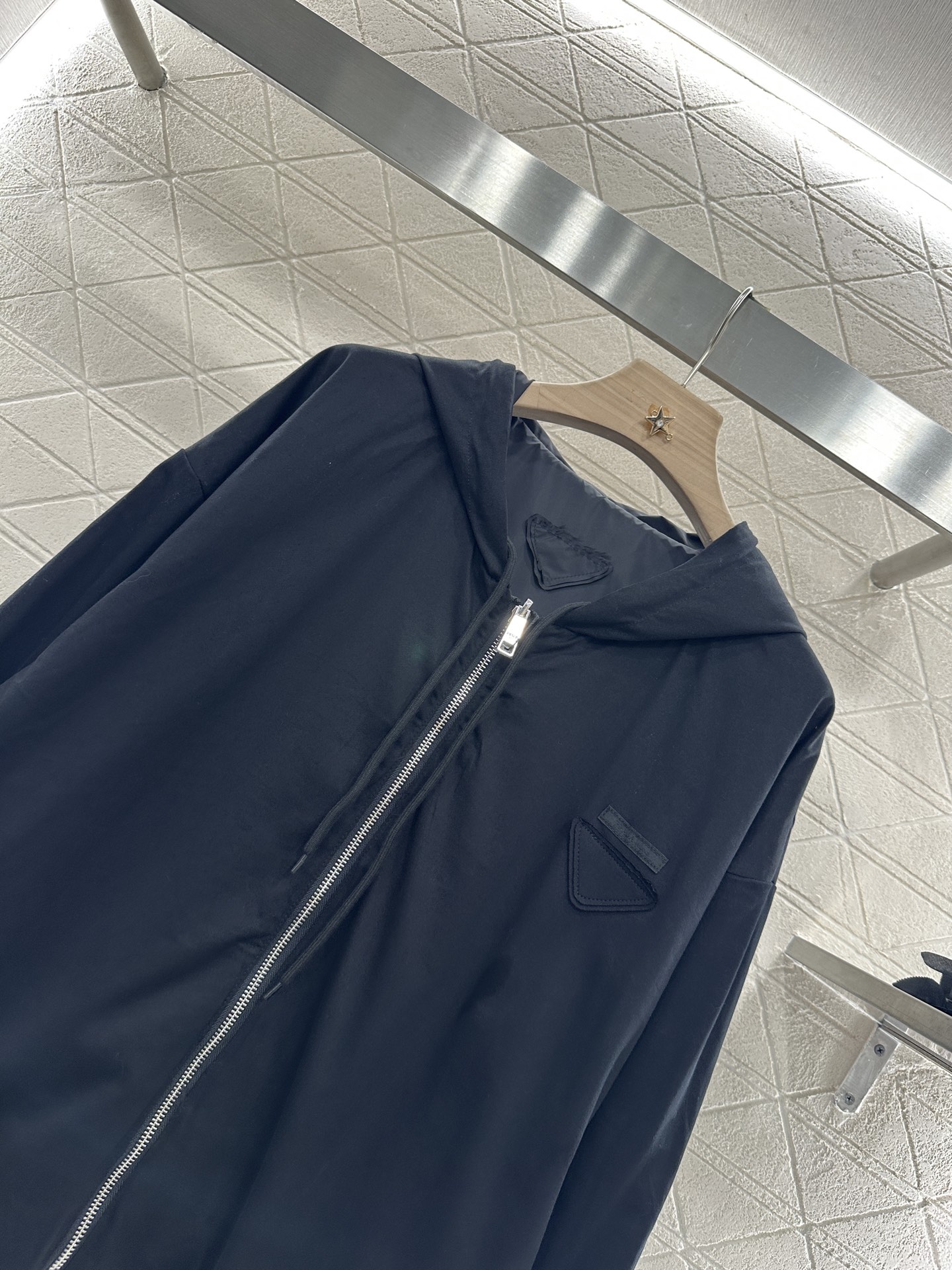 ♥Louis Vuitto*♥2025新品上架
     两面穿连帽外套
定制YB进口再生尼龙➕全棉材质