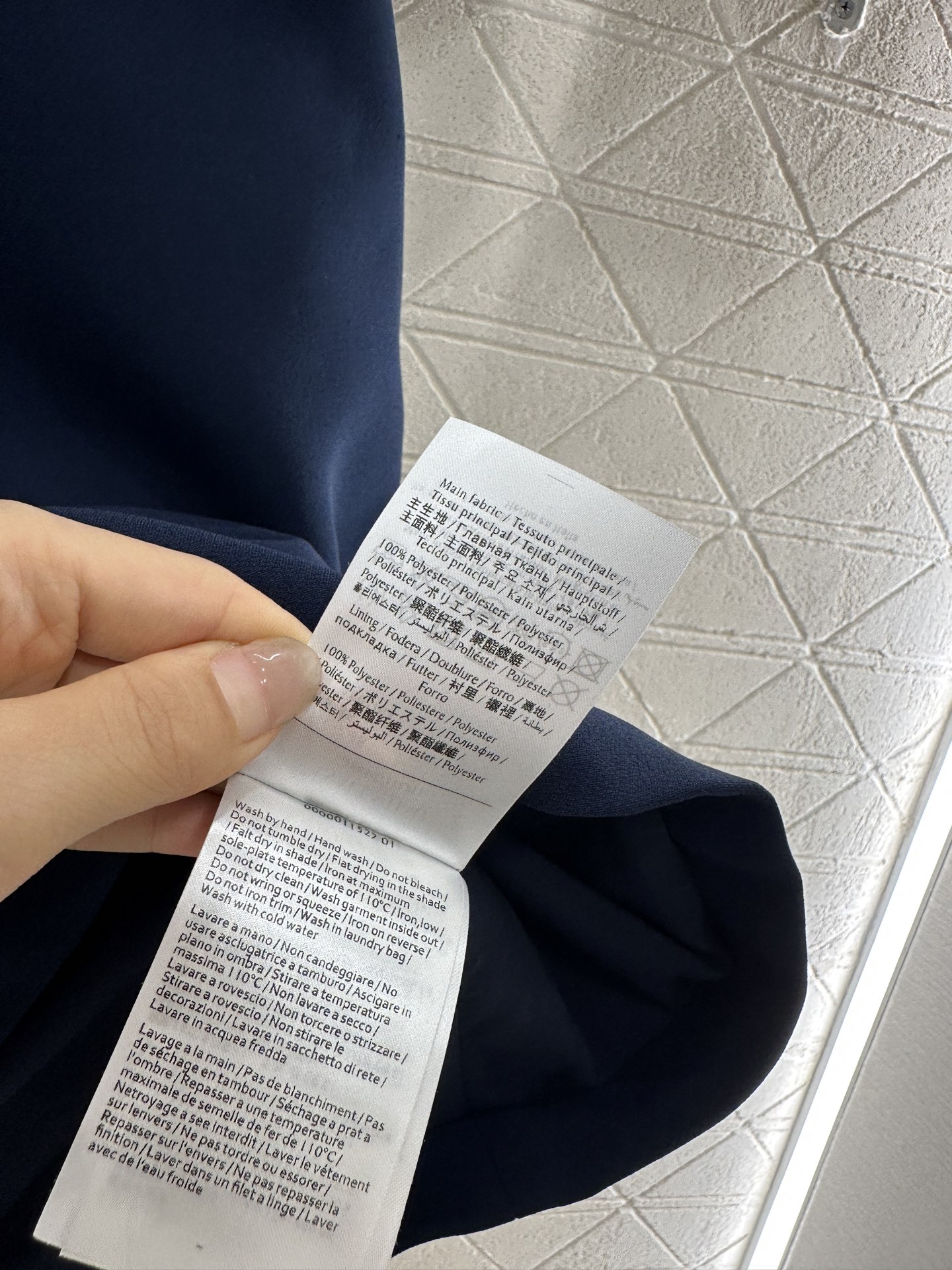 ♥Valentin*♥2025新品上架
     蝴蝶结水钻短袖连衣裙
定制YB进口醋酸材质 质感细腻 