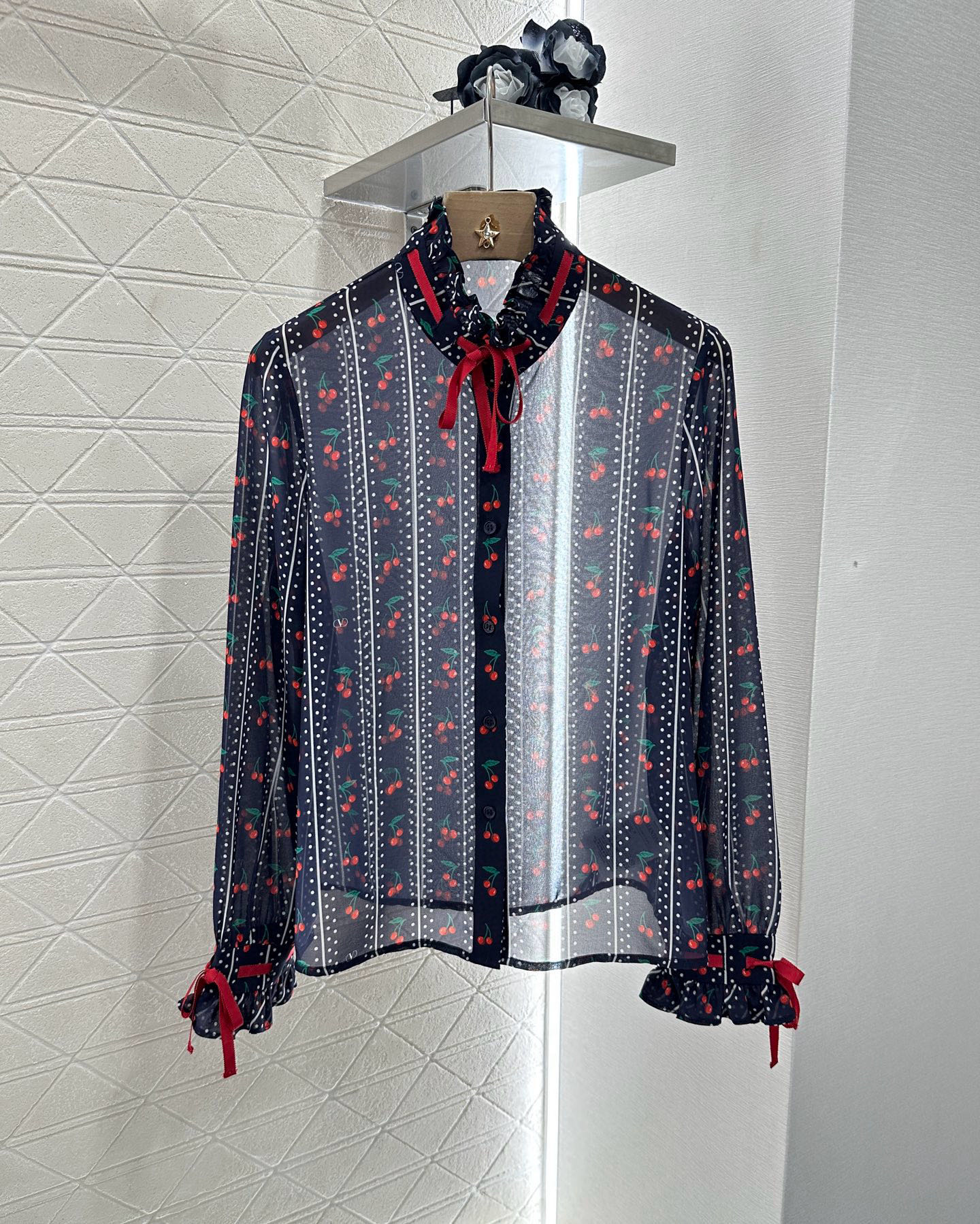 ♥Valentin*♥2025新品上架
   印花樱桃衬衫高腰半裙套装
定制YB进口斜纹稠材质 质感光泽