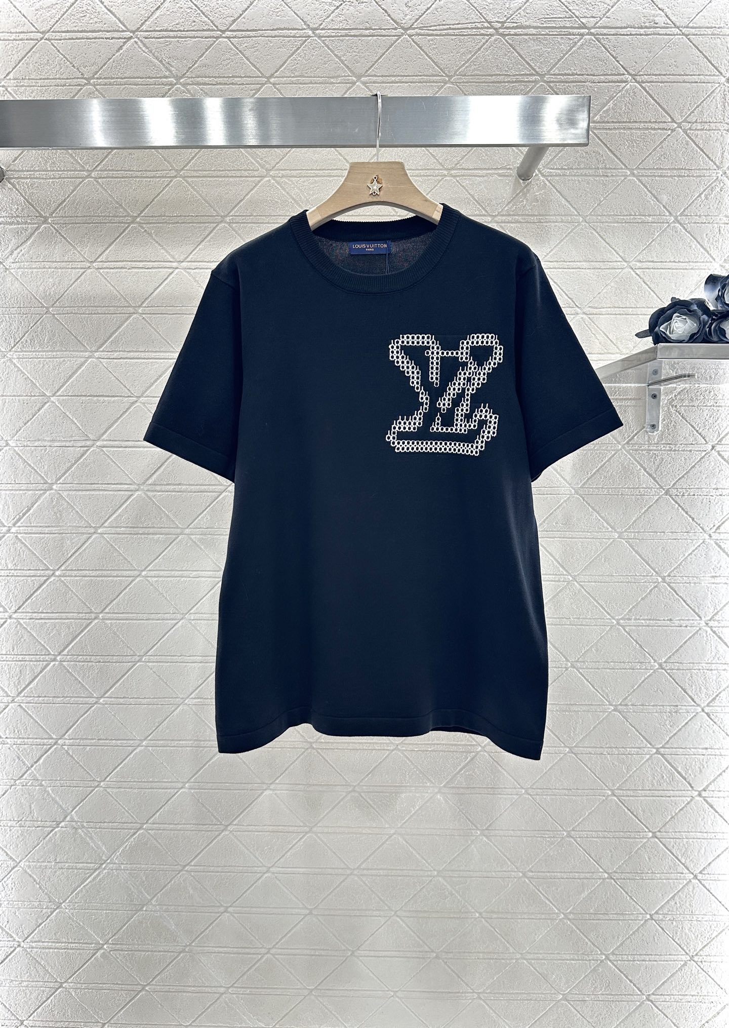 ♥Louis Vuitto*♥2025新品上架
     圆领字母针织上衣
定制YB全棉纱线织造 透气舒