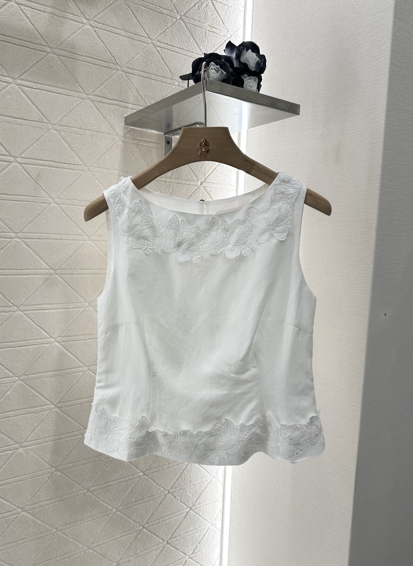 ♥Valentin*♥2025新品上架
   绣花背心半裙套装
定制YB棉麻材质 肌理明显 穿搭透气养肤