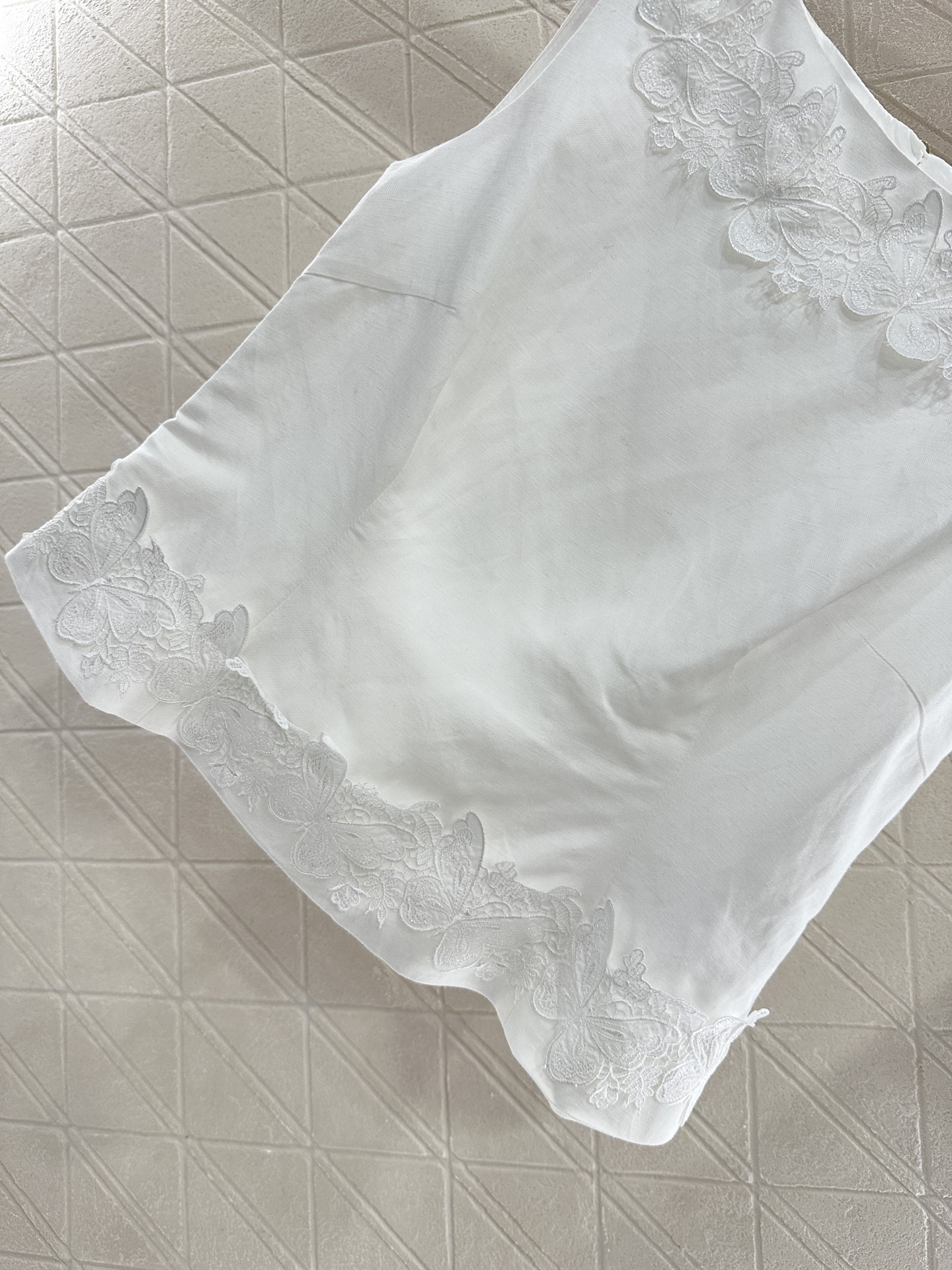 ♥Valentin*♥2025新品上架
   绣花背心半裙套装
定制YB棉麻材质 肌理明显 穿搭透气养肤