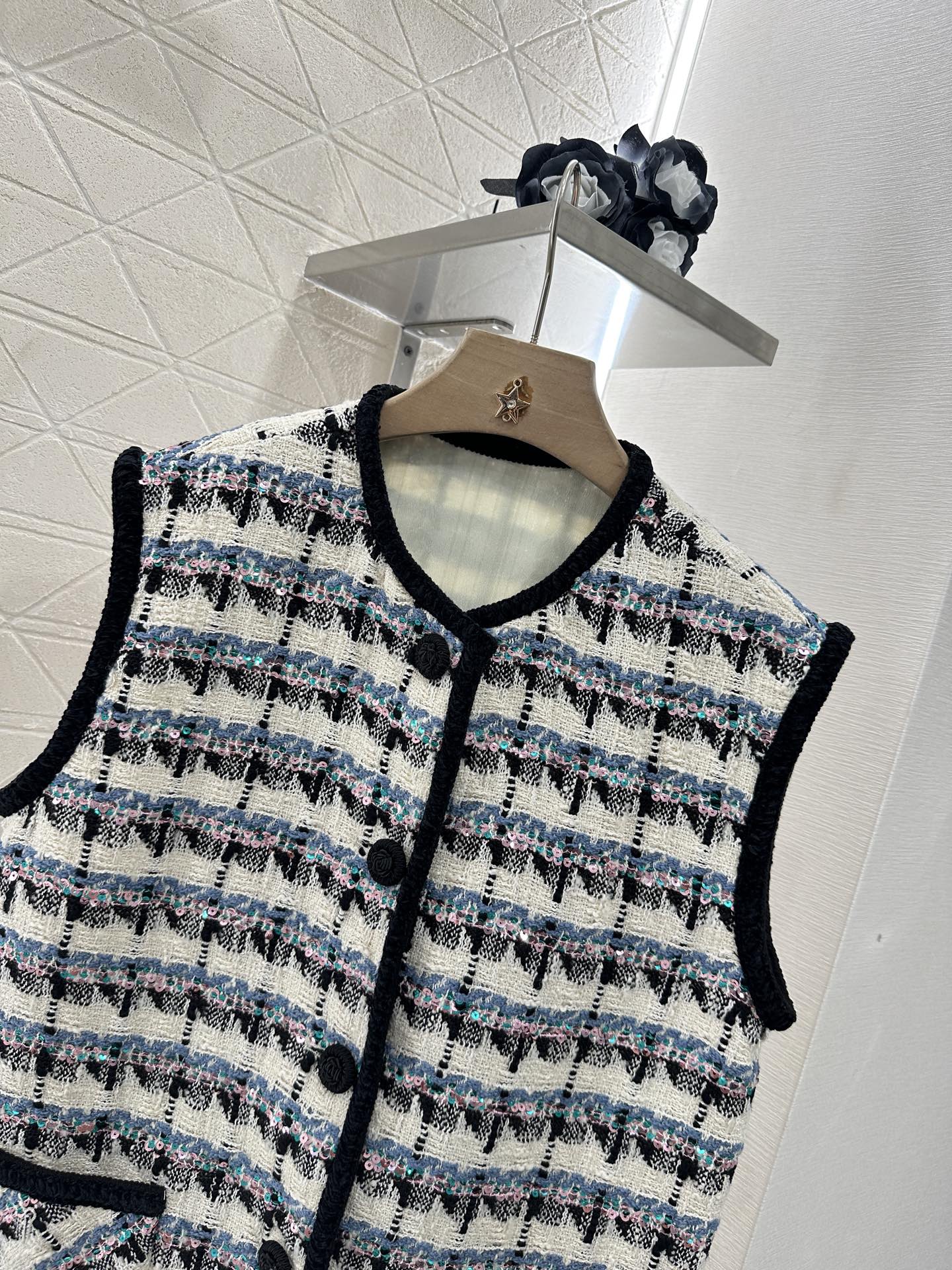 ♥Valentin*♥2025新品上架
     粗花呢亮片洋装马甲
定制YB进口粗纺毛呢材质 肌理明显