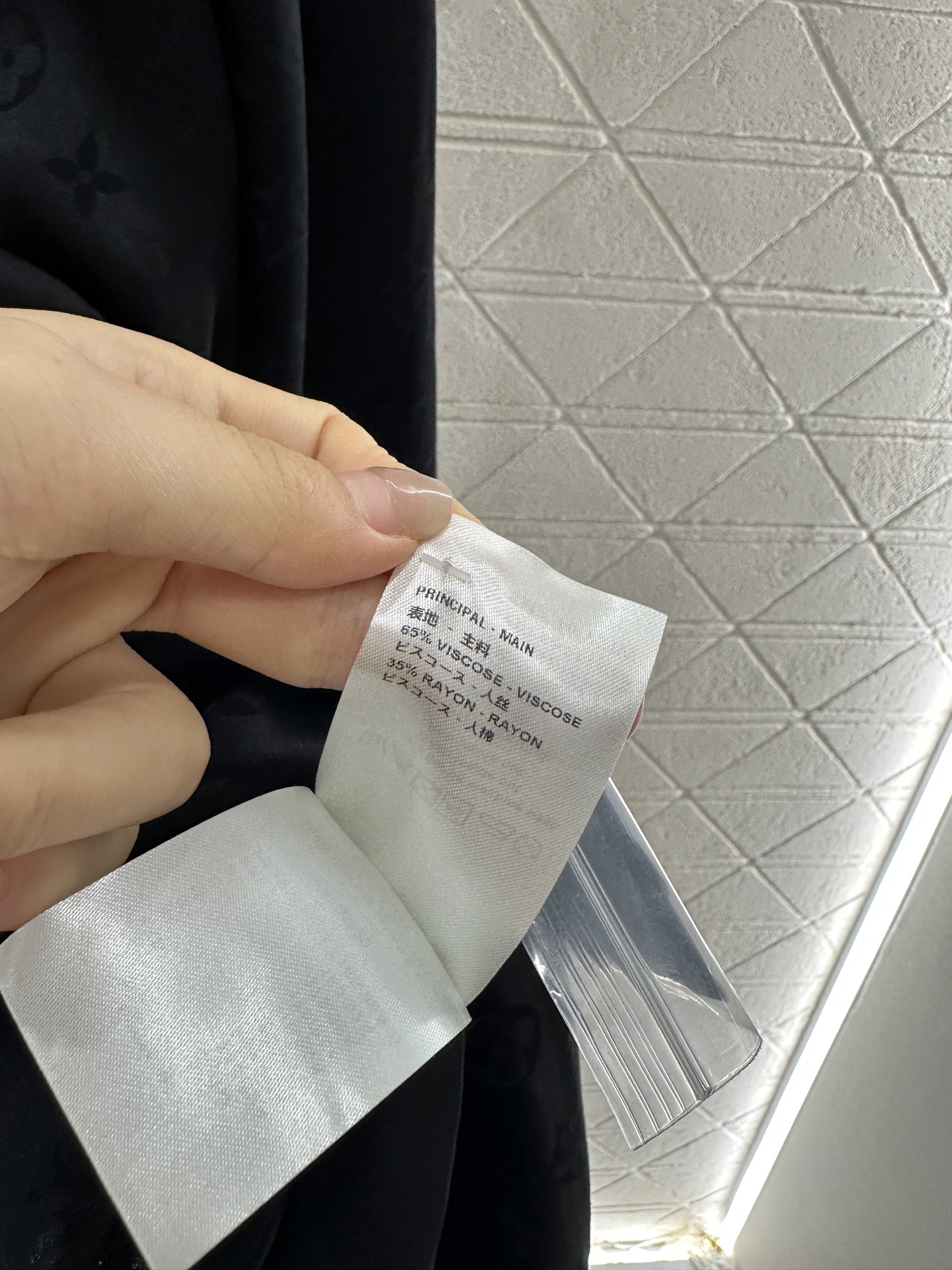 ♥Louis Vuitto*♥2025新品上架
      无袖拉链连衣裙
定制YB进口斜纹绸材质 质感