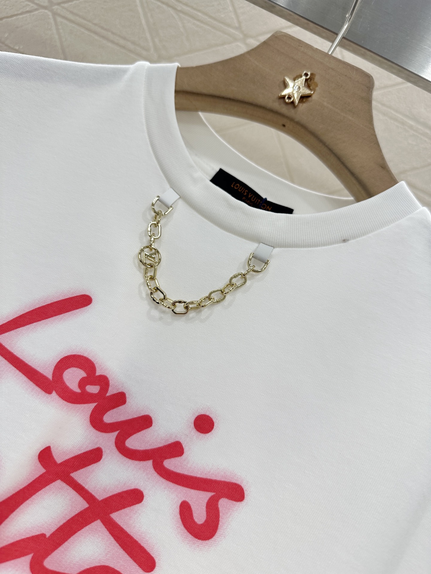 ♥Louis Vuitto*♥2025新品上架
      链条圆领印花𝑇𝑒𝑒
定制YB丝光全棉材质 透