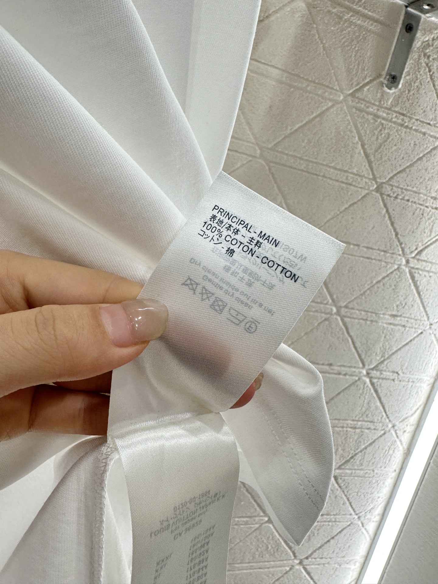 ♥Louis Vuitto*♥2025新品上架
      链条圆领印花𝑇𝑒𝑒
定制YB丝光全棉材质 透
