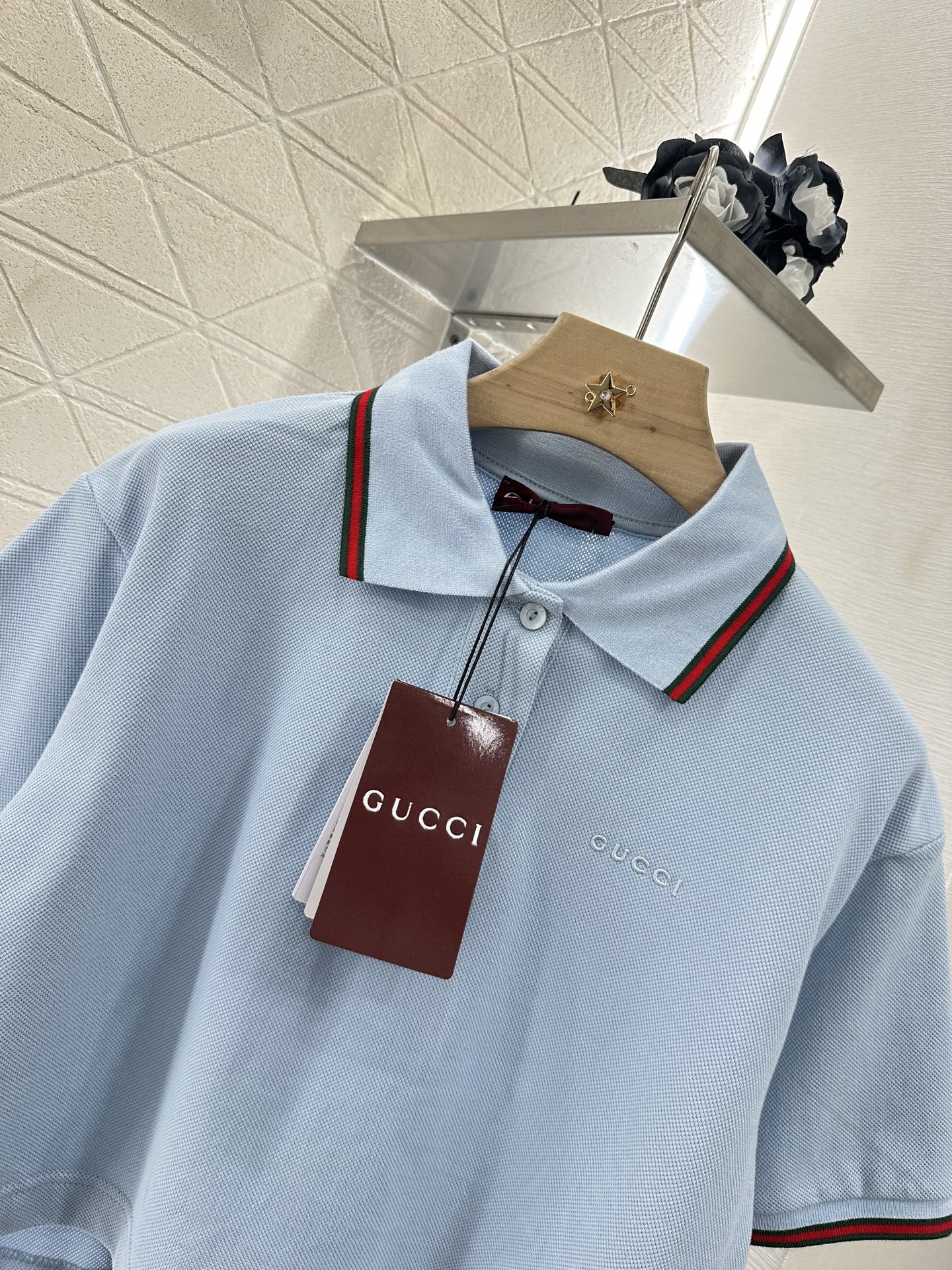 ♥Gucc*♥2025新品上架
    短款𝑝𝑜𝑙𝑜上衣
定制YB朱地全棉材质 自带空洞 吸湿透气 短款