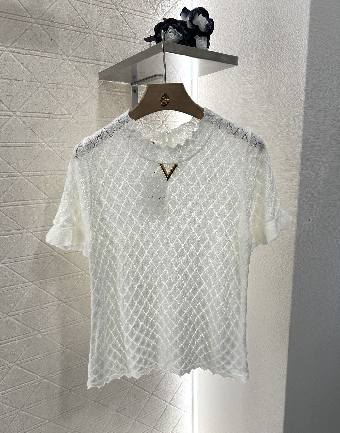 ♥Valentin*♥2025新品上架
      菱格花边针织短袖
定制YB羊毛纱线织造 柔软亲肤 舒