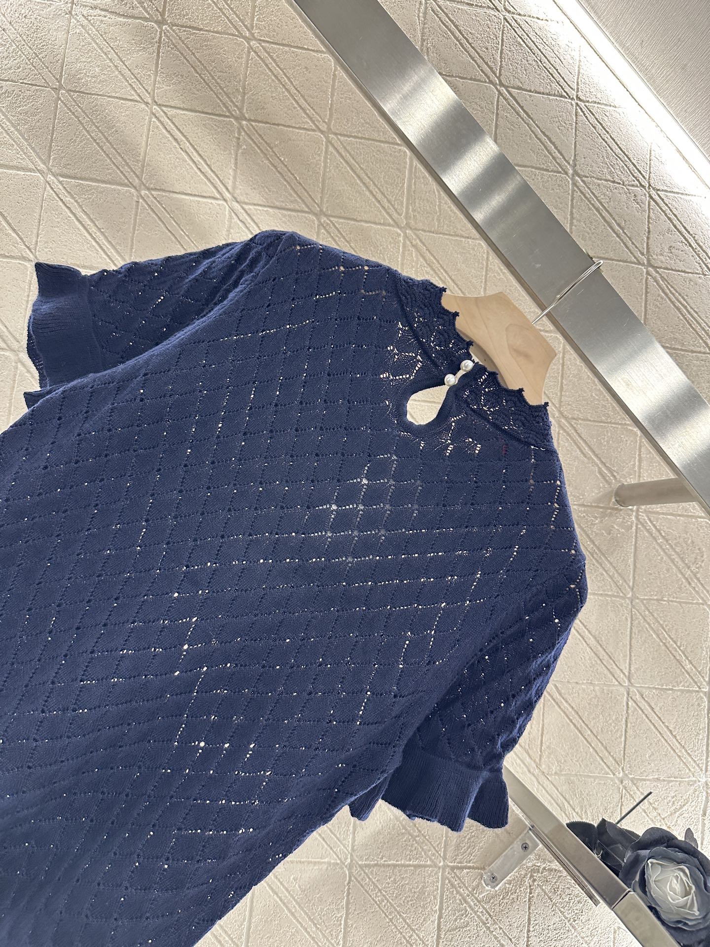 ♥Valentin*♥2025新品上架
      菱格花边针织短袖
定制YB羊毛纱线织造 柔软亲肤 舒