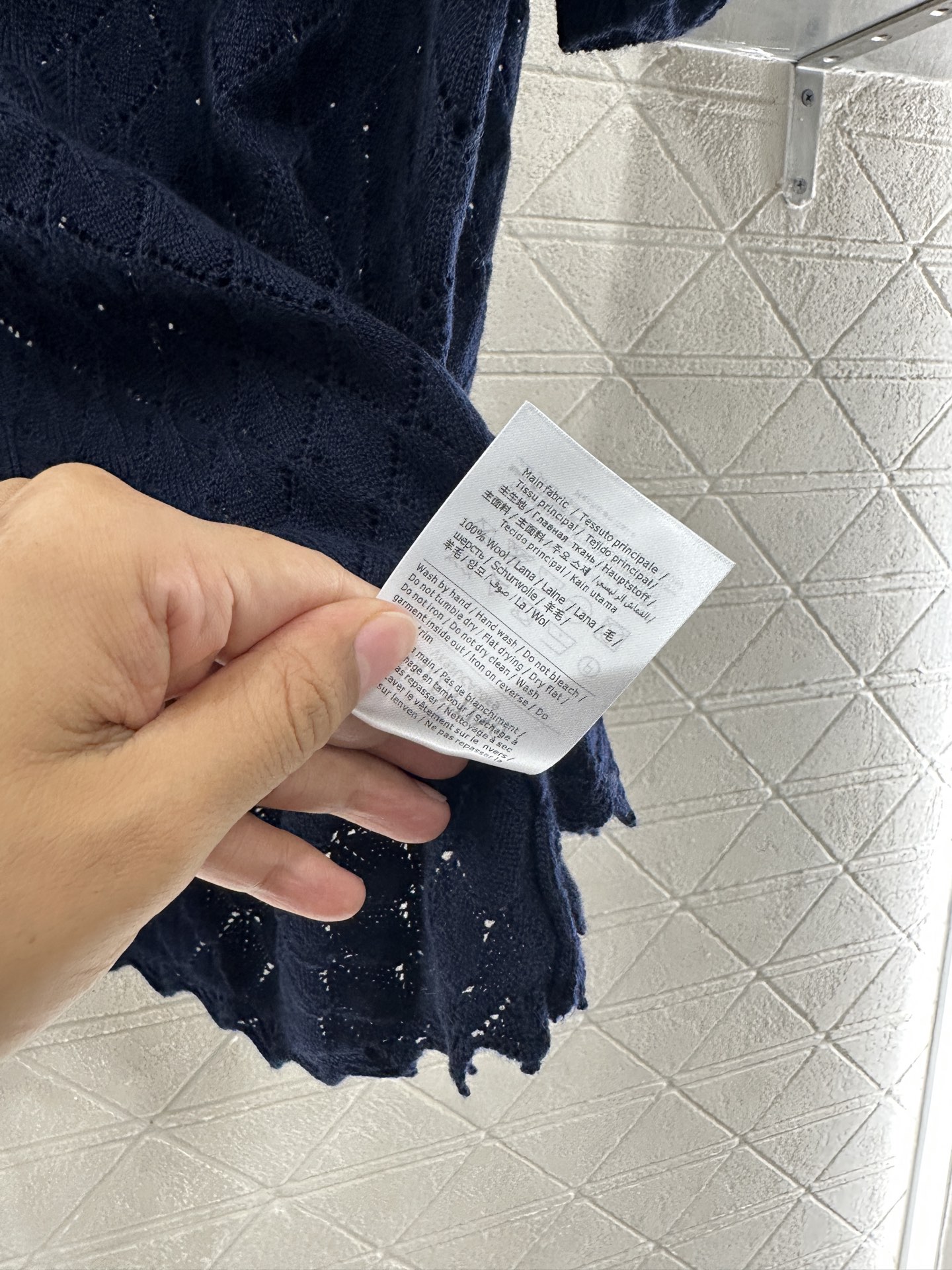 ♥Valentin*♥2025新品上架
      菱格花边针织短袖
定制YB羊毛纱线织造 柔软亲肤 舒