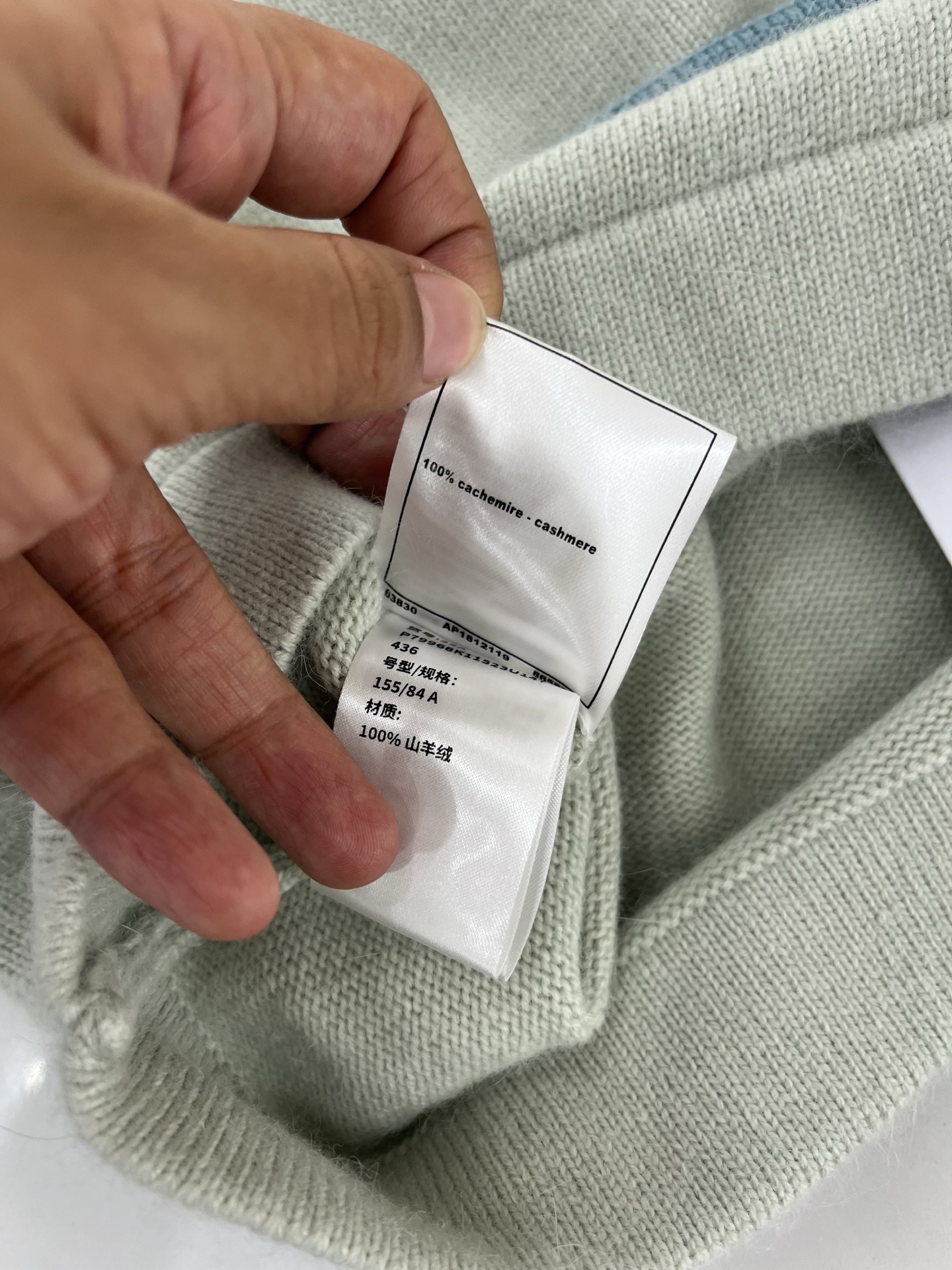 ♥Chane*♥2025新品上架
    系带撞色针织抹胸
定制YB羊绒纱线织造 质感高级 舒适柔软 平