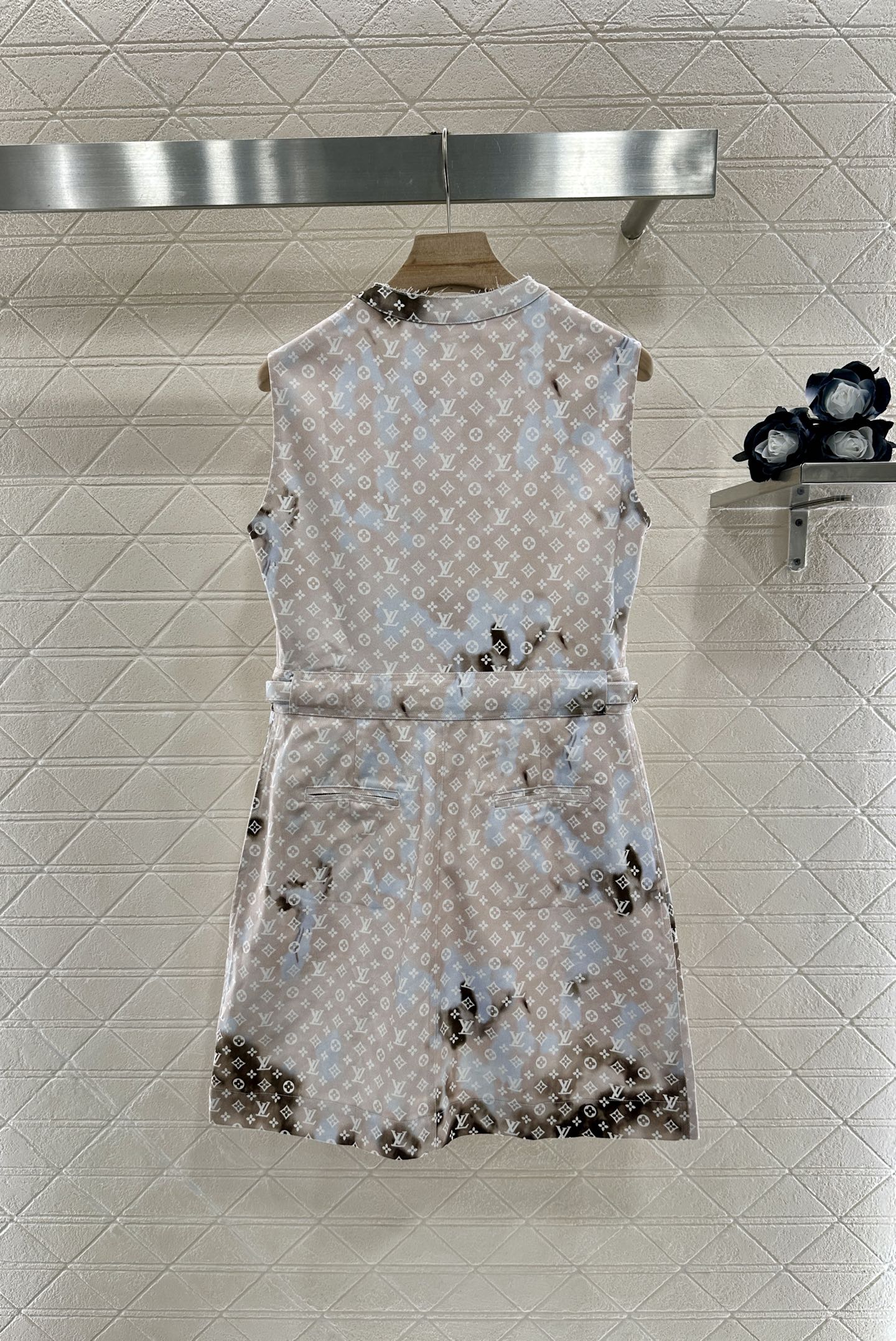 ♥Louis Vuitto*♥2025新品上架
       印花晕染背心裙
定制YB斜纹棉牛仔材质 质