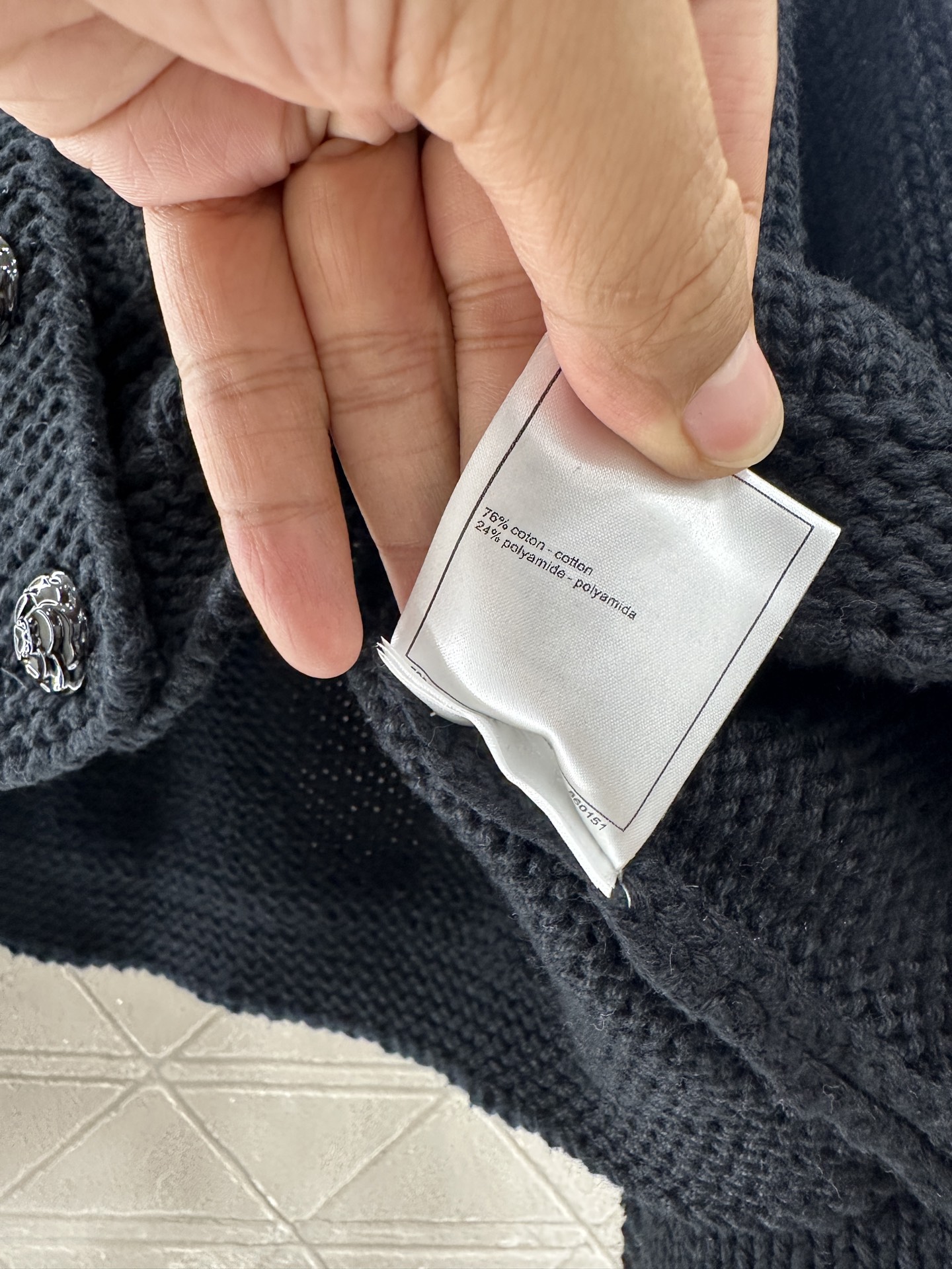 ♥Chane*♥2025新品上架
    针织开衫短裙套装
定制YB全棉纱线织造 穿搭舒适 柔软细腻 针