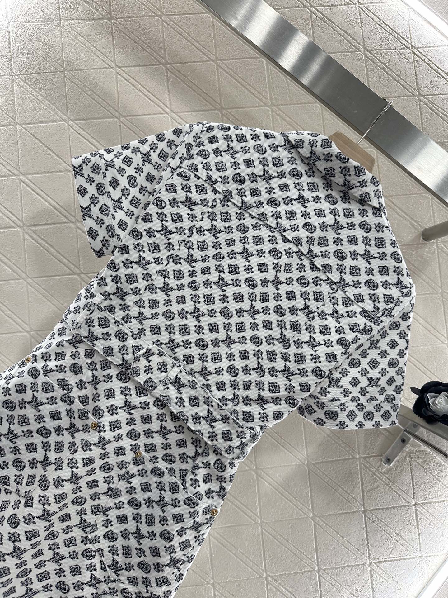 ♥Louis Vuitto*♥2025新品上架
      印花腰带牛仔连衣裙
定制YB斜纹牛仔材质 质
