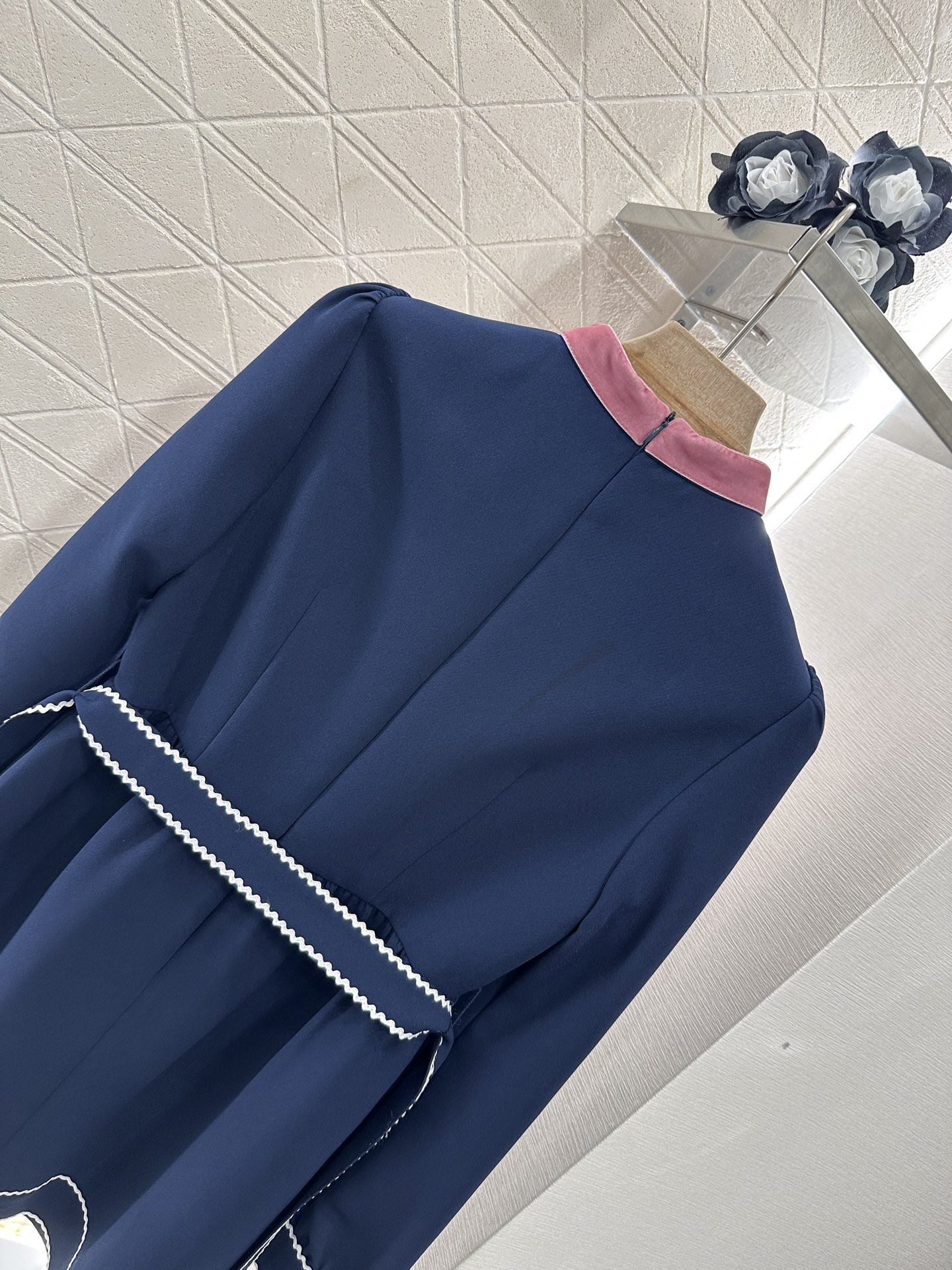 ♥Valentin*♥2025新品上架
     蝴蝶结腰带连衣裙
定制YB进口醋酸材质 质感舒适 垂感