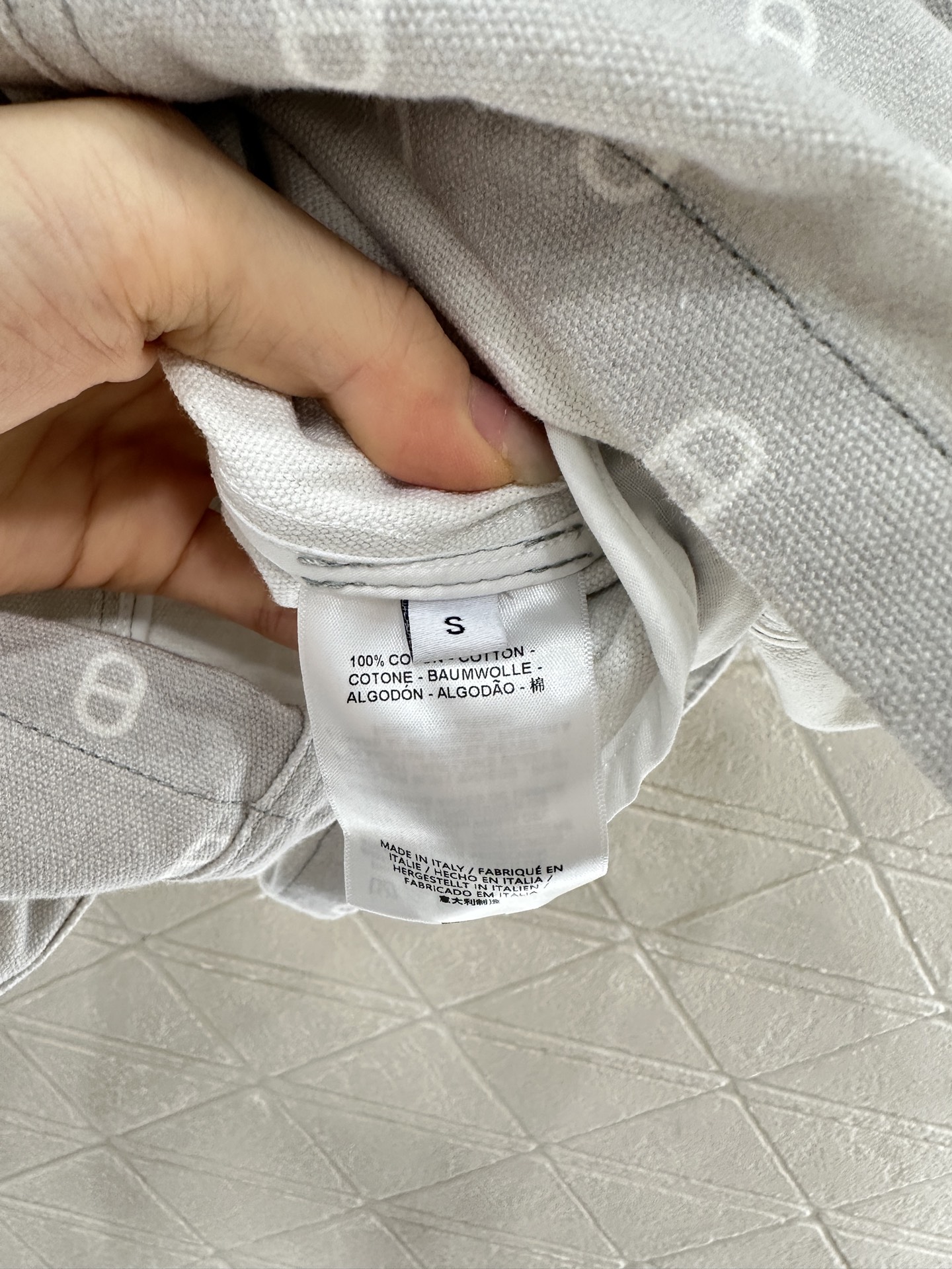 ♥Herme*♥2025新品上架
    印花牛仔连衣裙
定制YB斜纹棉牛仔材质 质感高级 透气舒适 翻