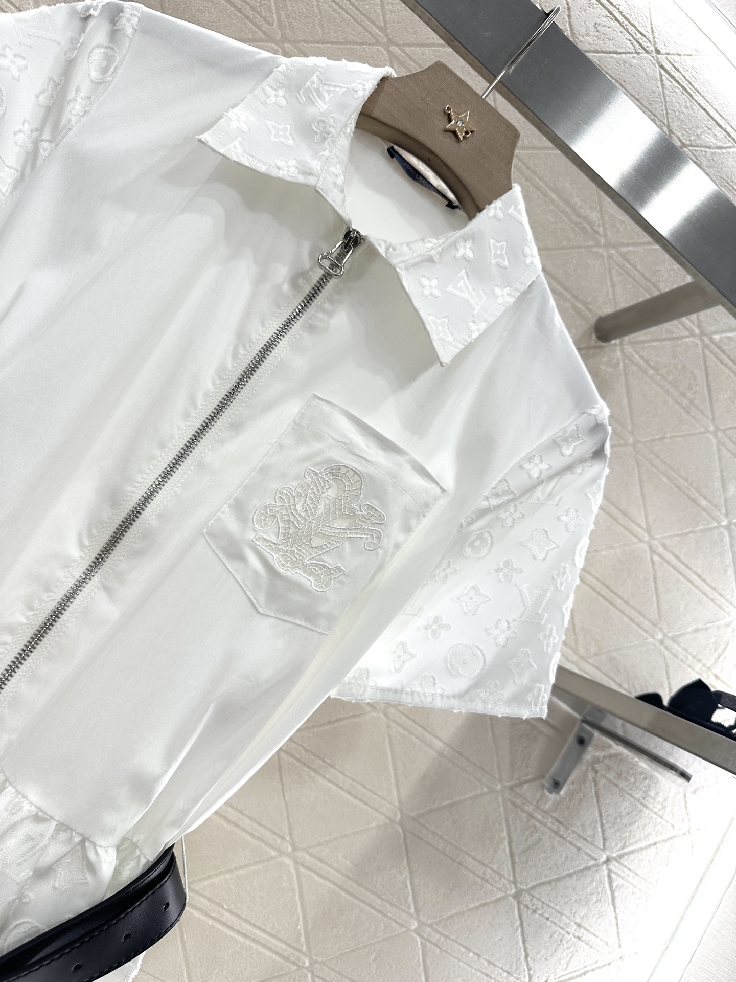 ♥Louis Vuitto*♥2025新品上架
      提花腰带短袖连衣裙
定制YB进口提花全棉材质