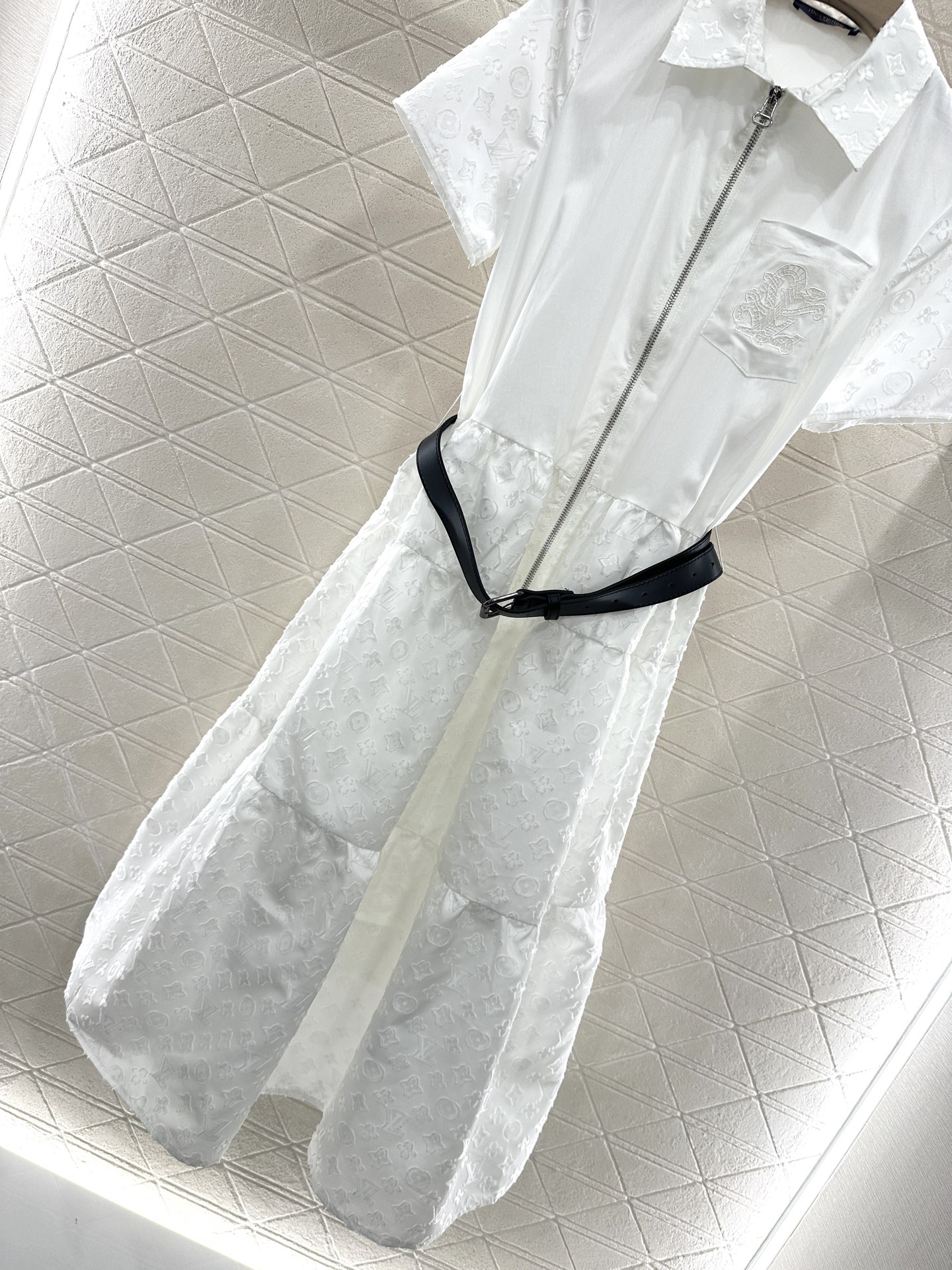 ♥Louis Vuitto*♥2025新品上架
      提花腰带短袖连衣裙
定制YB进口提花全棉材质